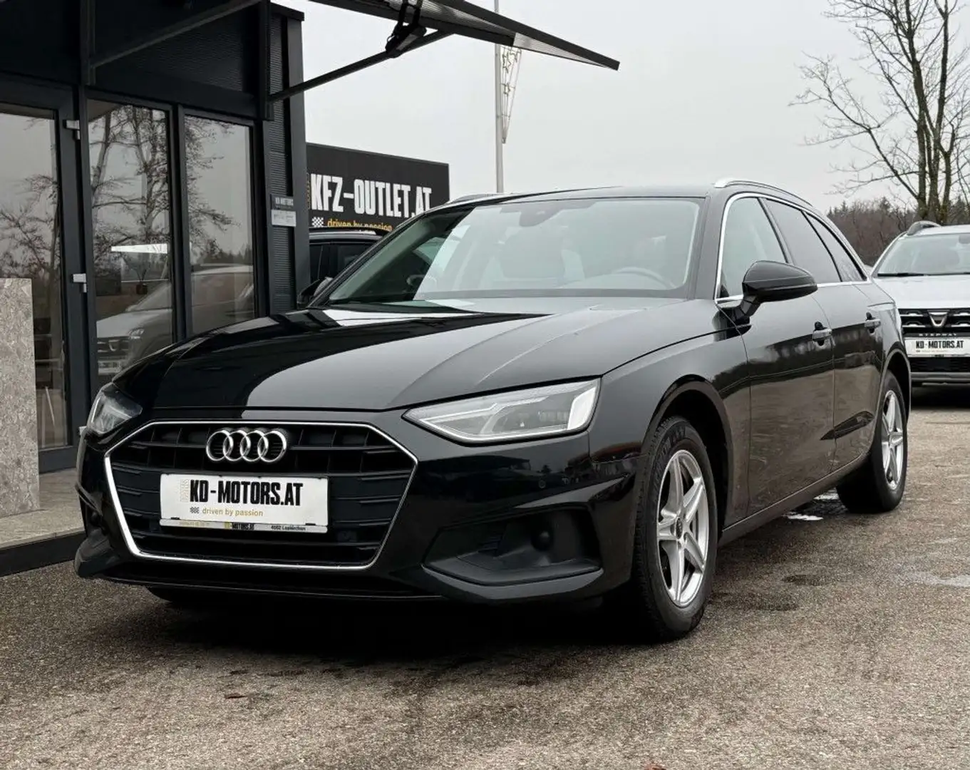 Audi A4 Avant 30 TDI Aut. *AHK*Navi*PDC*Tempomat* Schwarz - 1