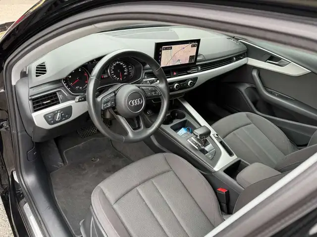 Audi A4 view 11