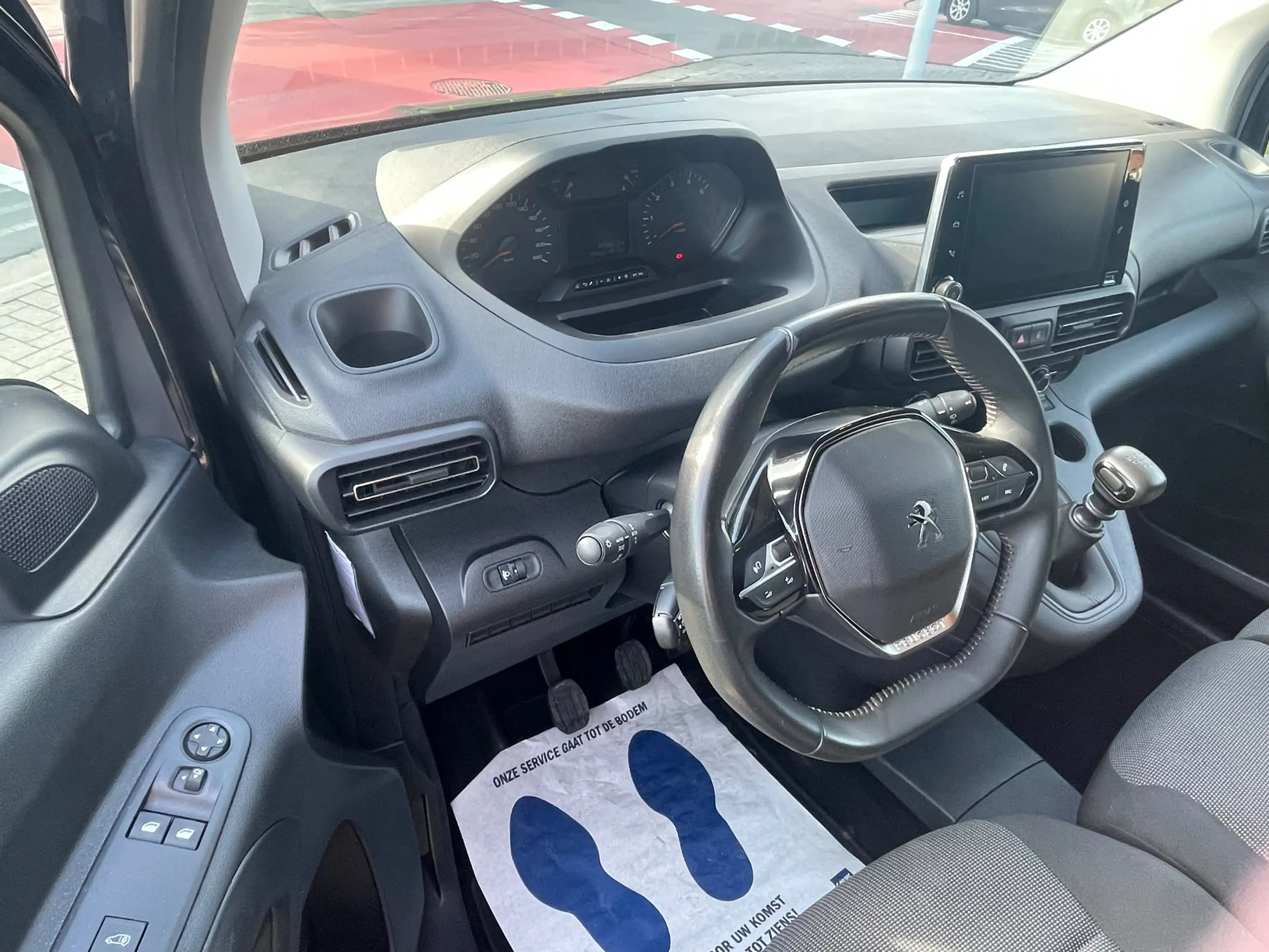 Peugeot Partner Partner 1.2 PureTech L1 Light S/S — photo 14