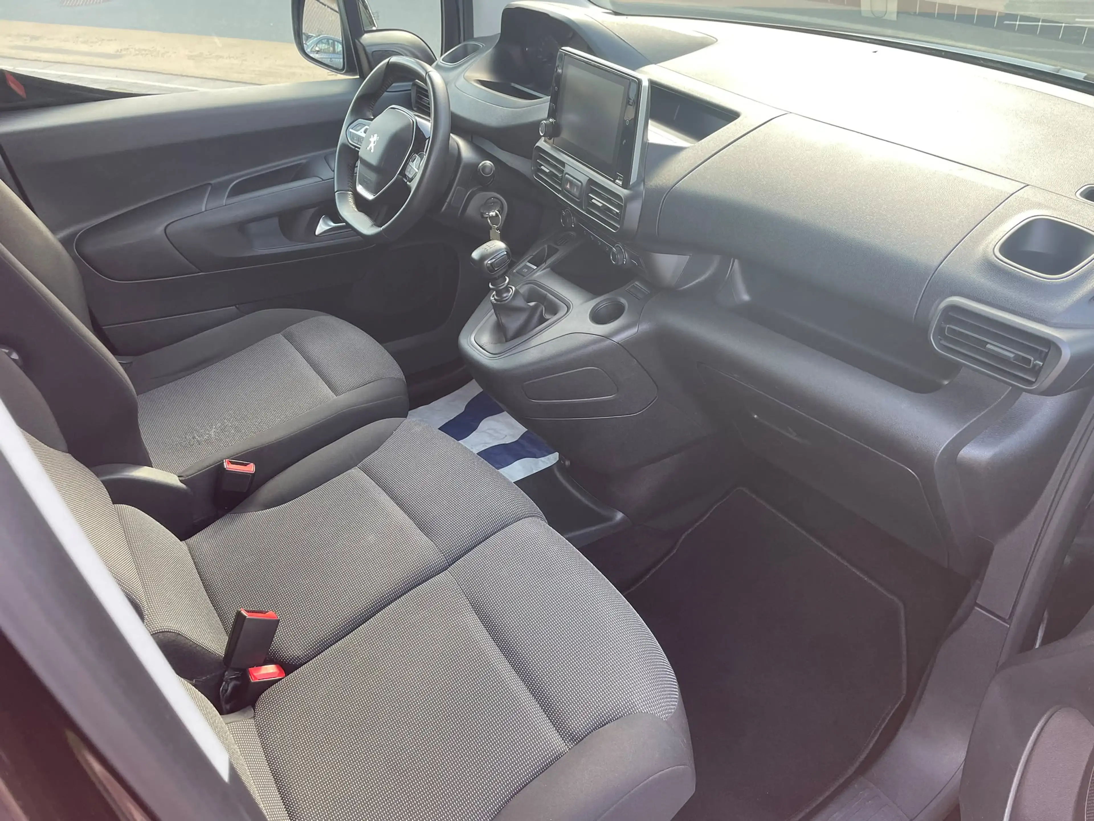 Peugeot Partner Partner 1.2 PureTech L1 Light S/S — photo 8
