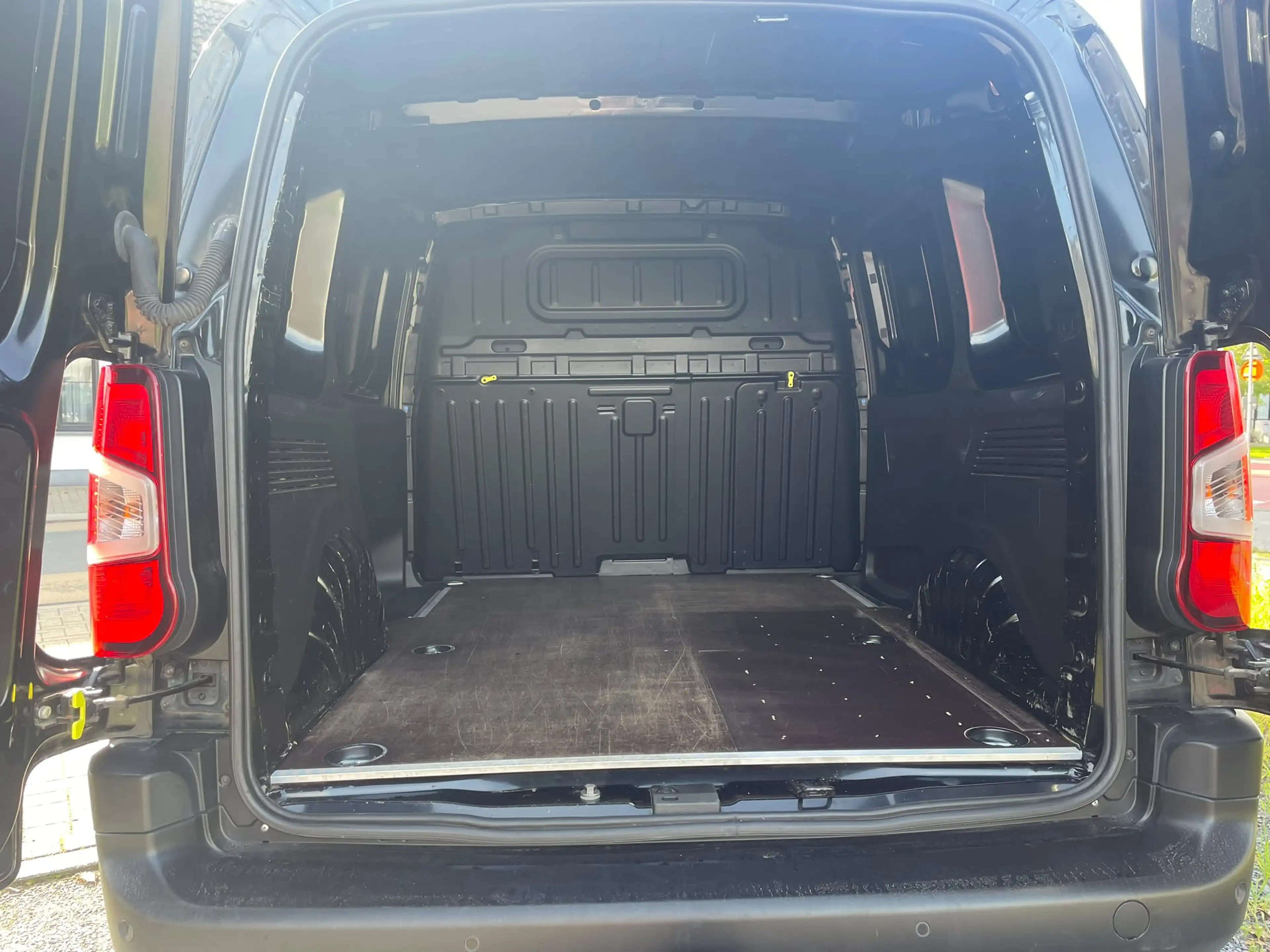 Peugeot Partner Partner 1.2 PureTech L1 Light S/S — photo 13