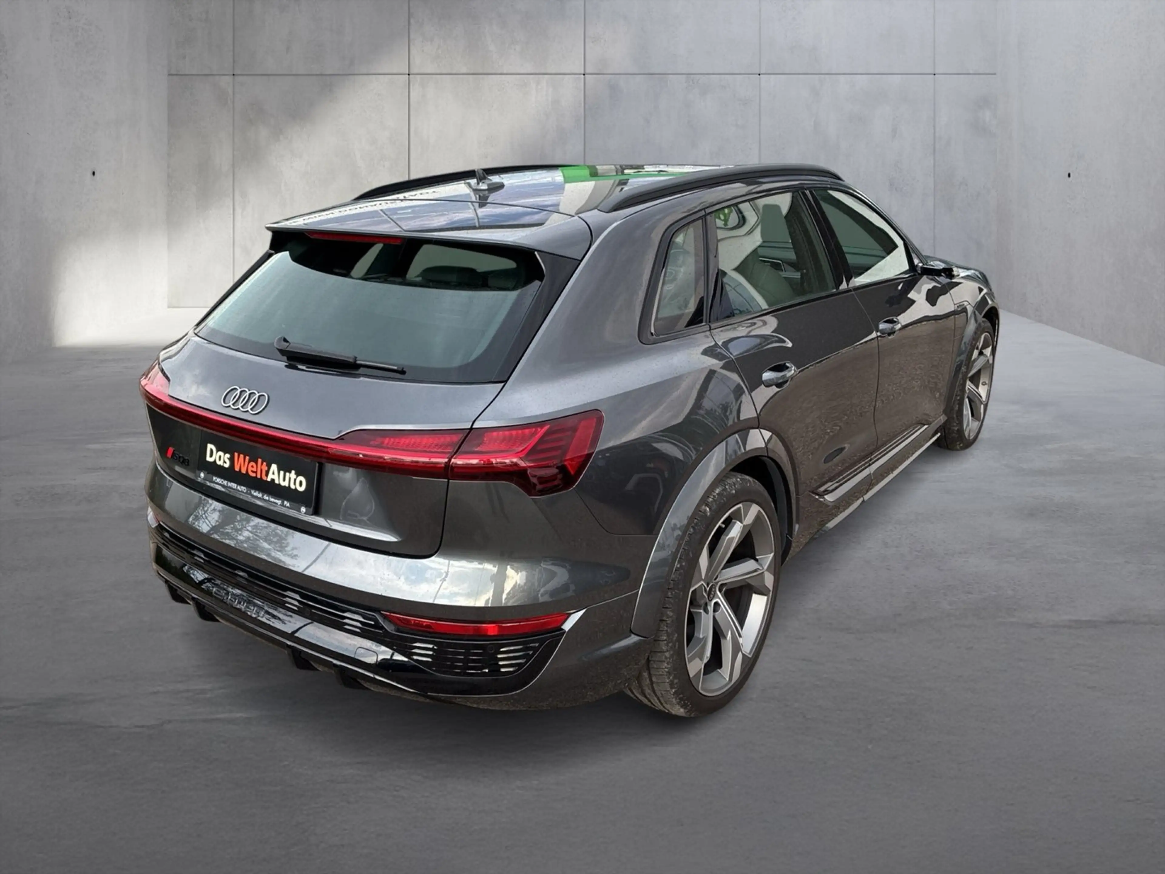 Audi SQ8 e-tron quattro — photo 6