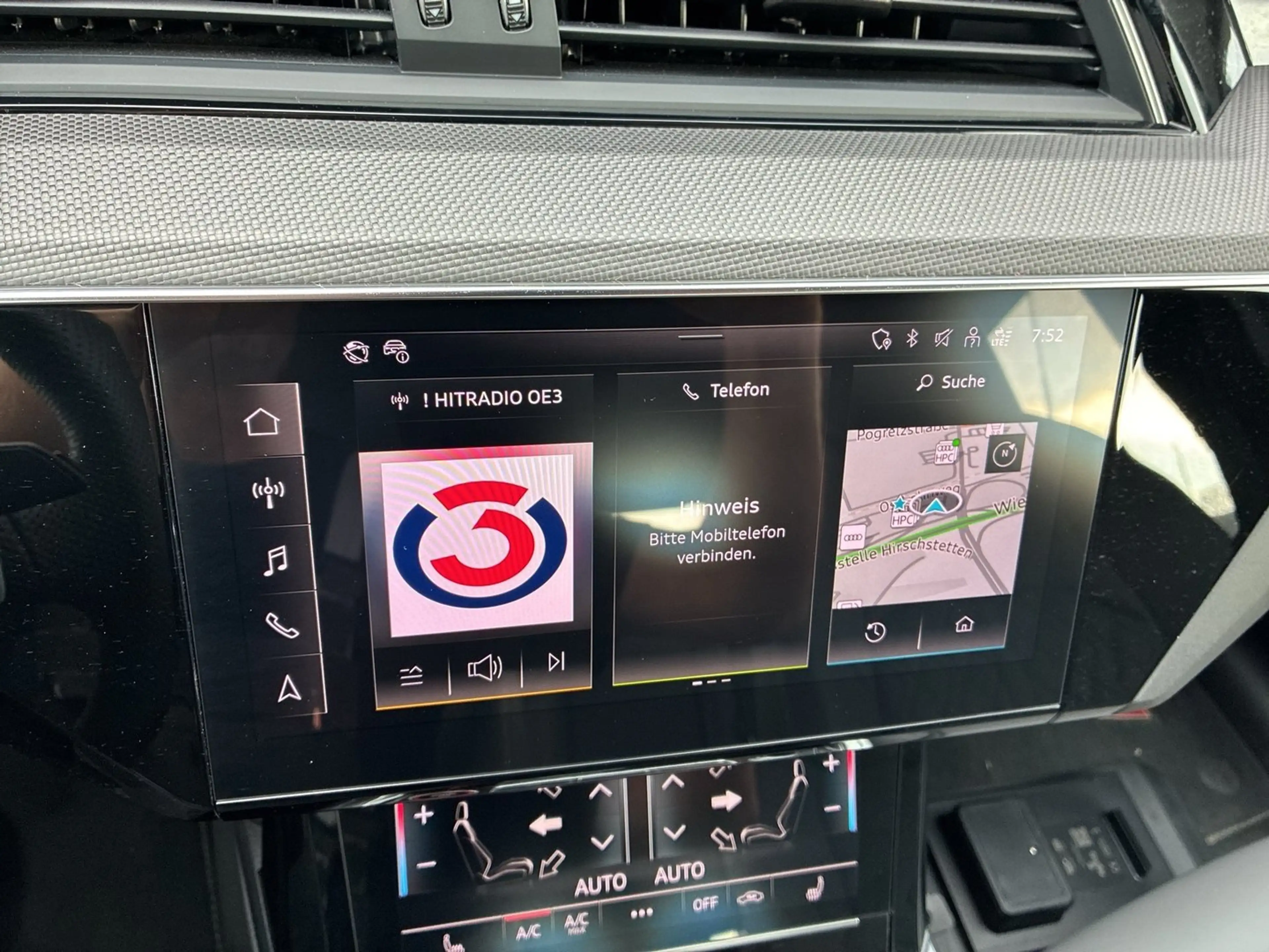 Audi SQ8 e-tron quattro — photo 12