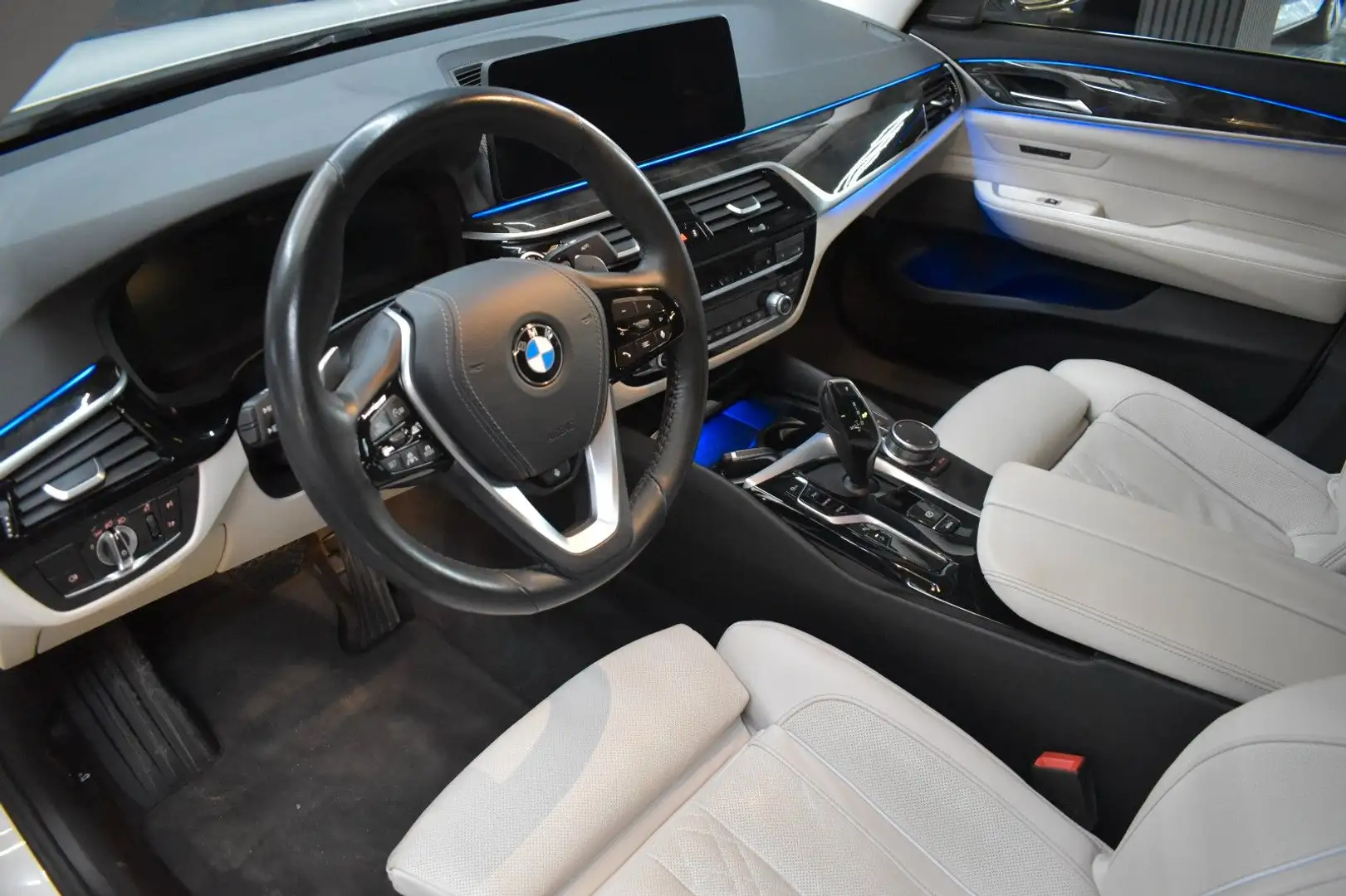 BMW 630 630 d Gran Turismo*LEDER*STAND-HZ*H&K*MEMORY*SHZ Weiß - 2