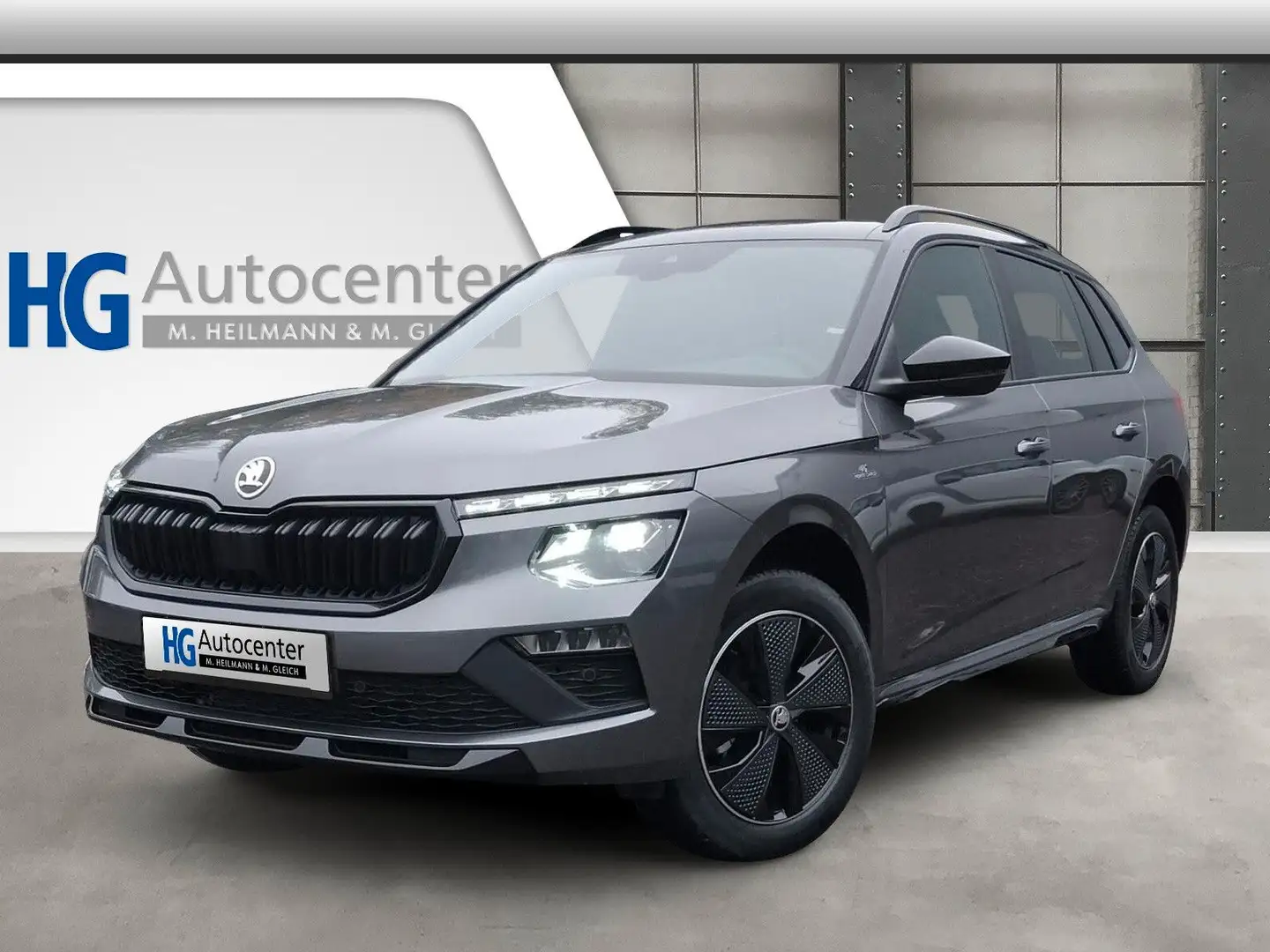Skoda Kamiq 1.5 TSI Monte Carlo Pano Matrix Kamera AHK Grijs - 1