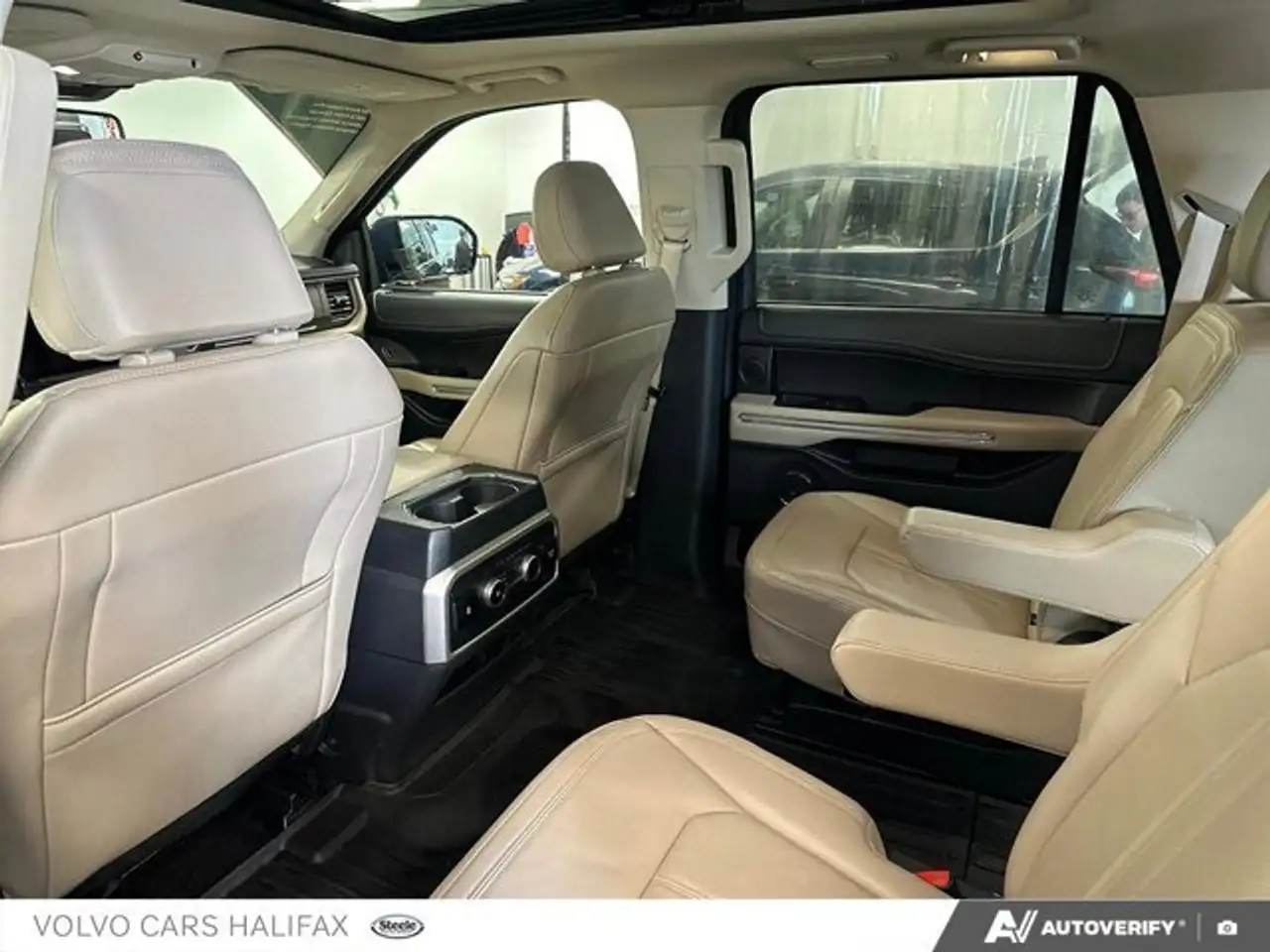 Ford Expedition снимка Ford Expedition
