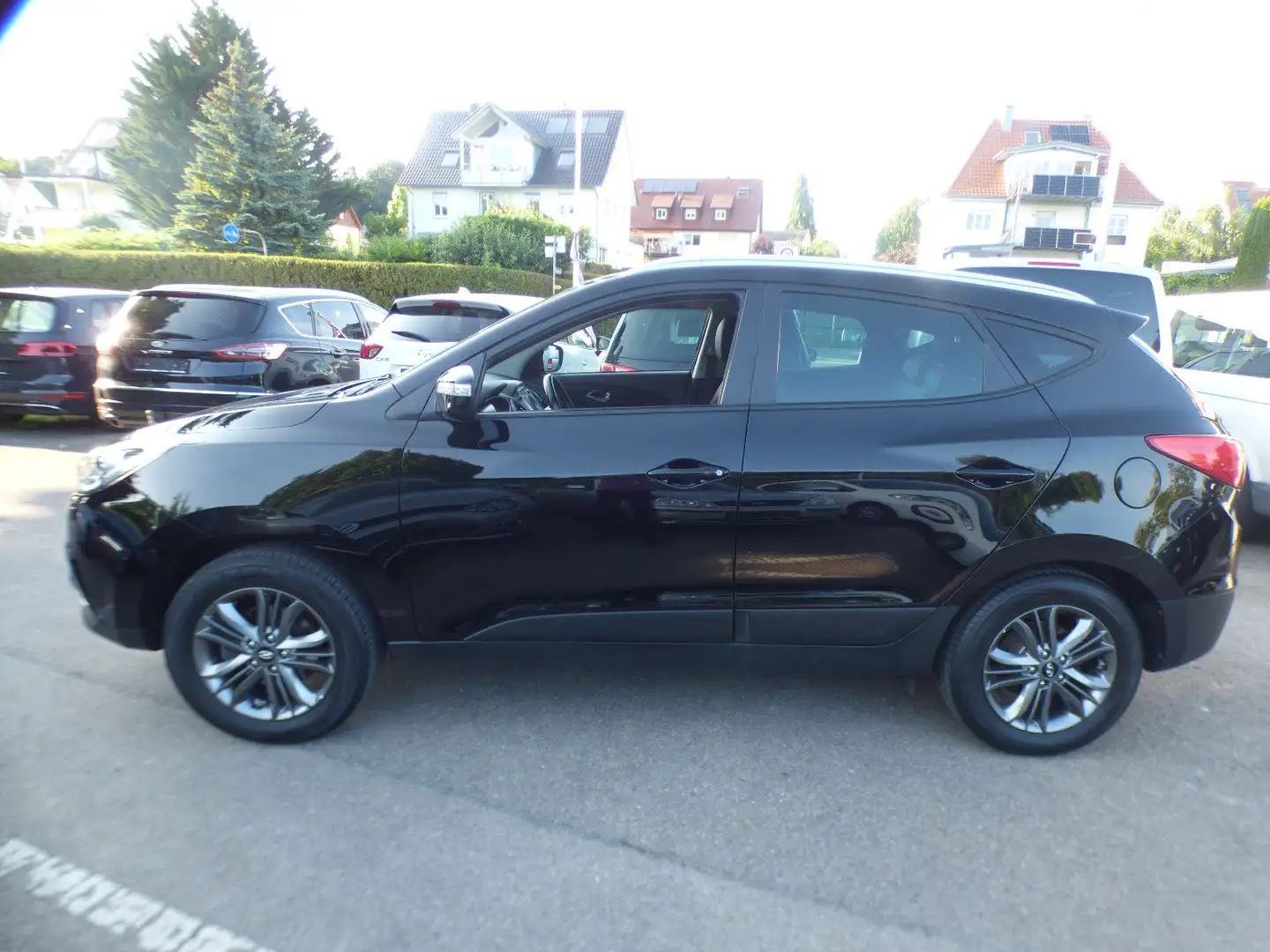 Hyundai iX35 Finale AWD *AHK*NAVI*KAM*KLIMA* Zwart - 2