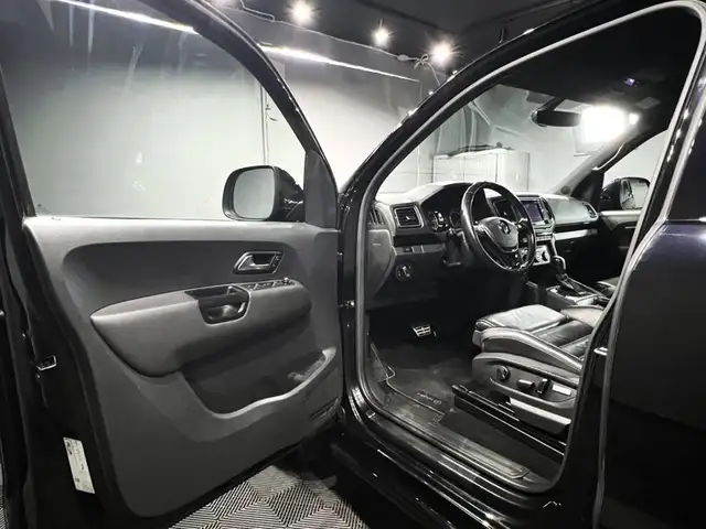 Volkswagen Amarok view 8