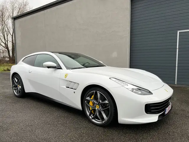 Ferrari GTC4 Lusso T 3.9 Turbo V8 F1 (EU6c)