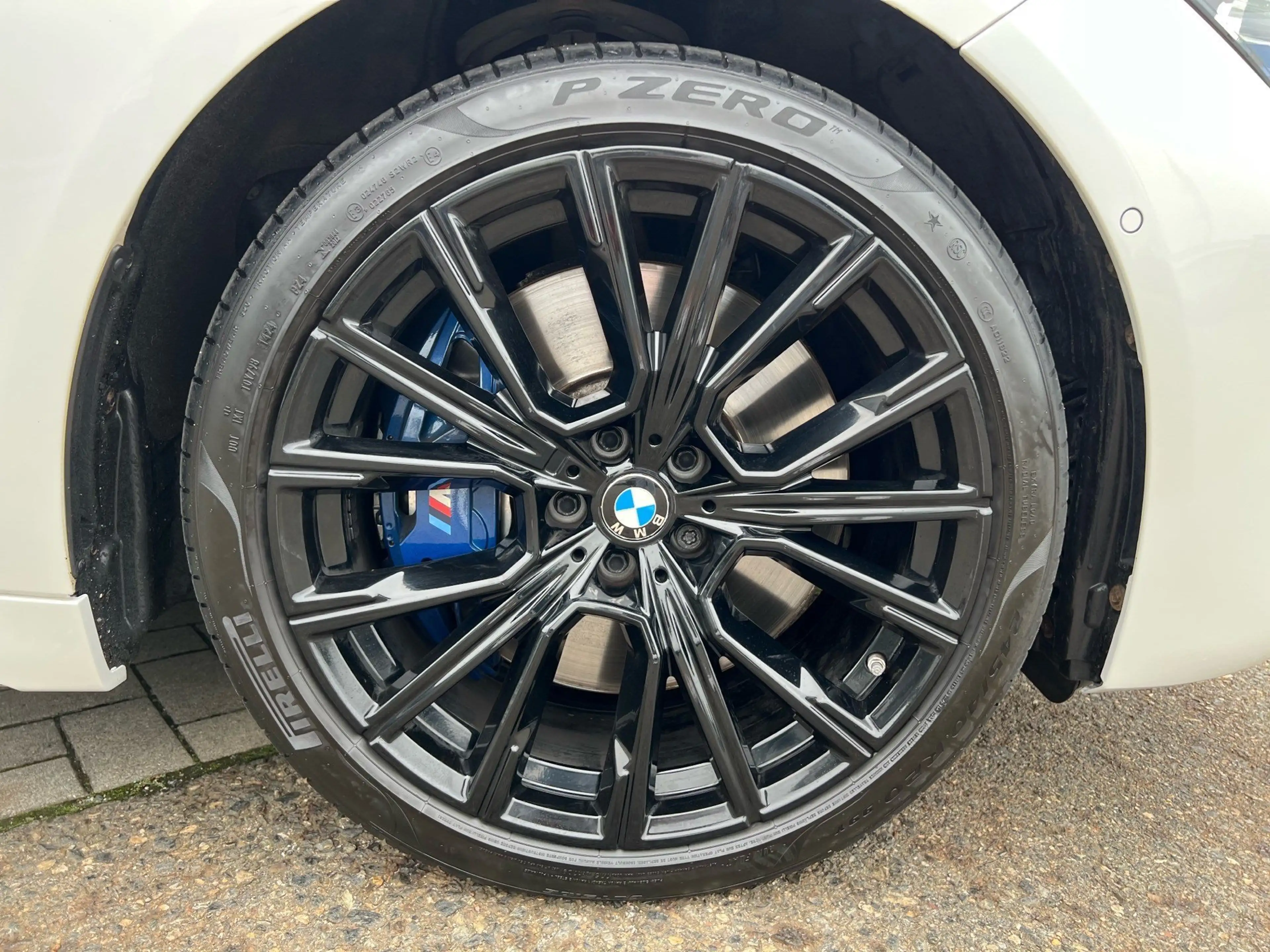 BMW 760 M760Li xDrive Gestiksteuerung Head-Up Shz H&K — photo 42