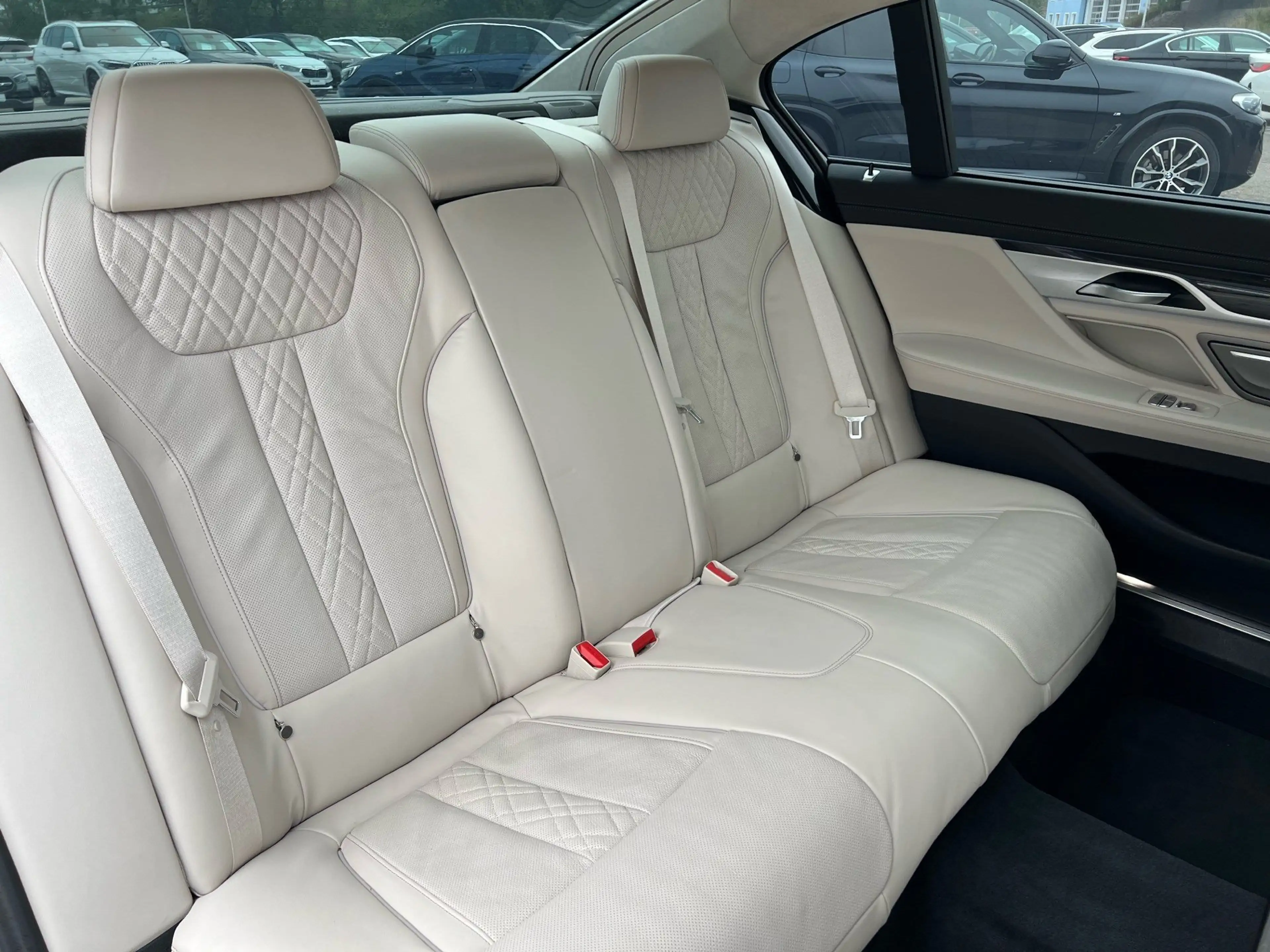 BMW 760 M760Li xDrive Gestiksteuerung Head-Up Shz H&K — photo 27