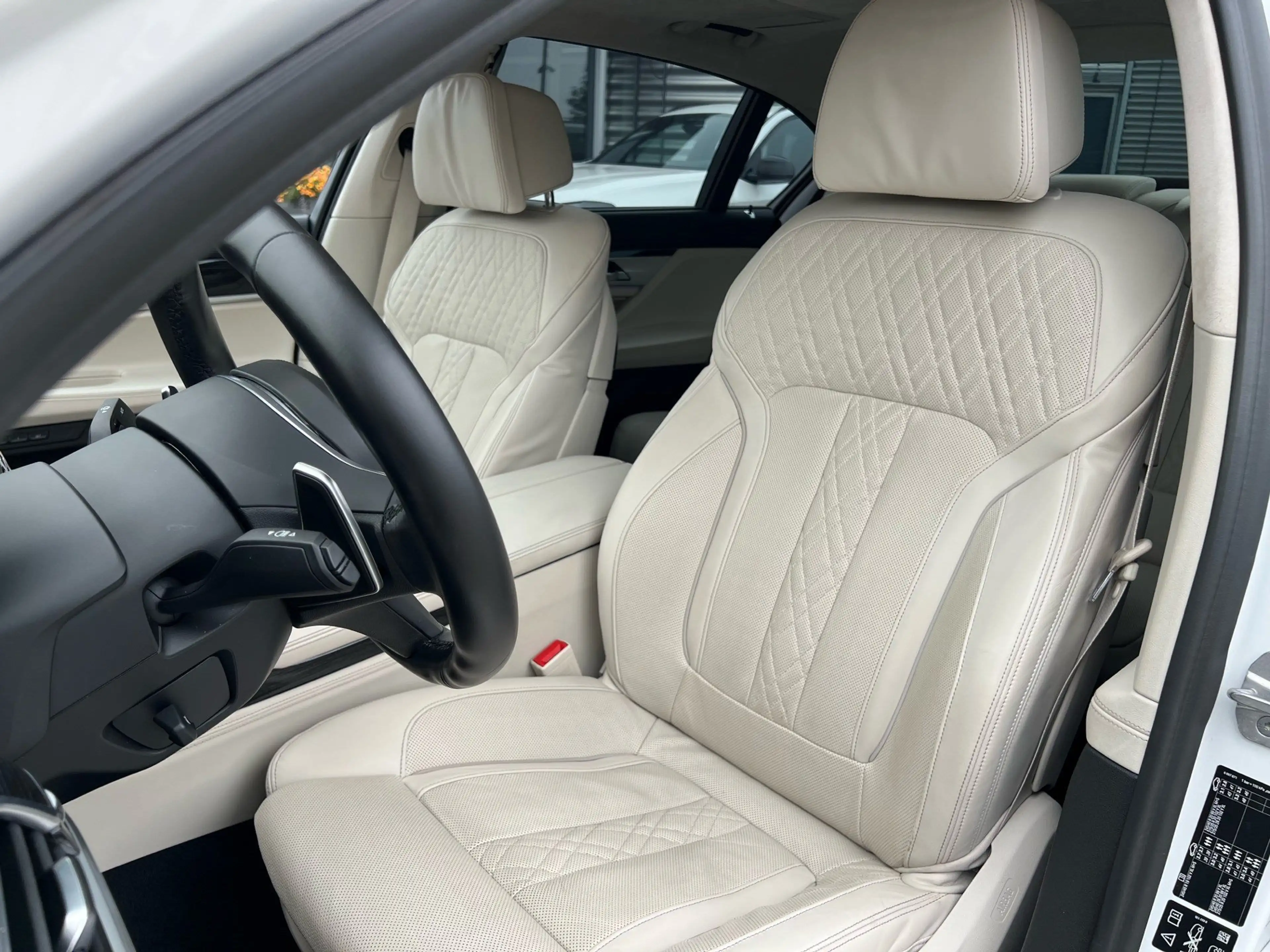 BMW 760 M760Li xDrive Gestiksteuerung Head-Up Shz H&K — photo 16