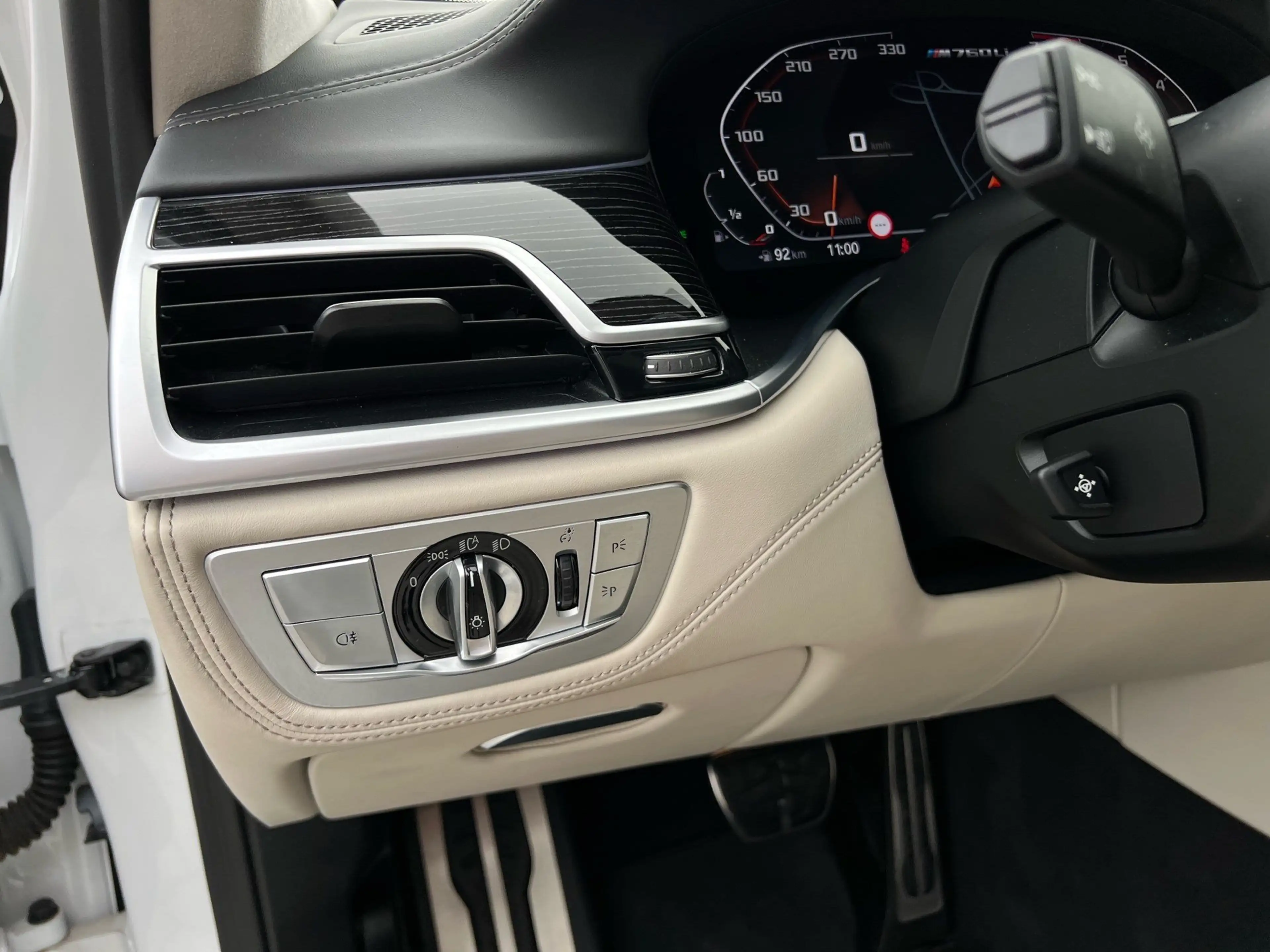 BMW 760 M760Li xDrive Gestiksteuerung Head-Up Shz H&K — photo 20
