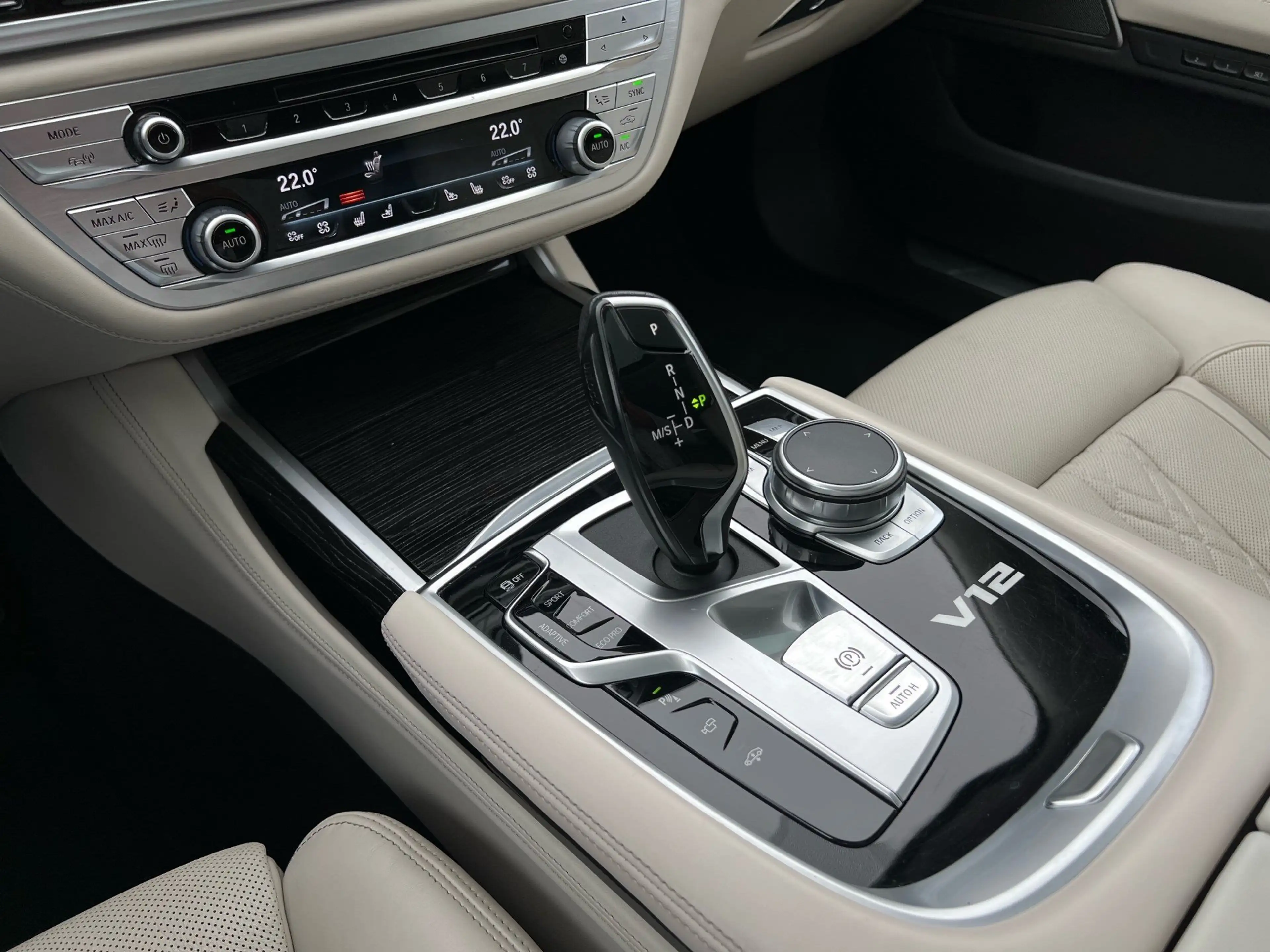 BMW 760 M760Li xDrive Gestiksteuerung Head-Up Shz H&K — photo 14