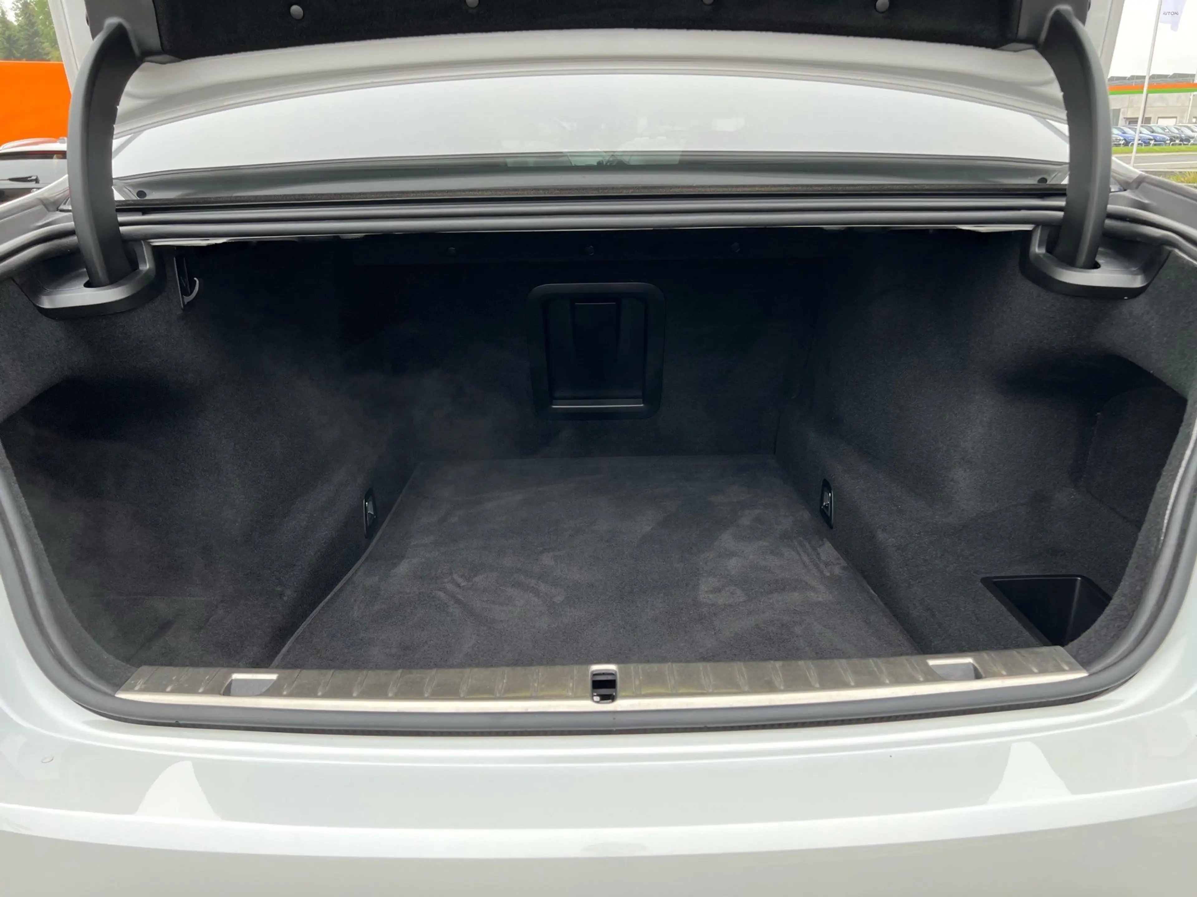BMW 760 M760Li xDrive Gestiksteuerung Head-Up Shz H&K — photo 33