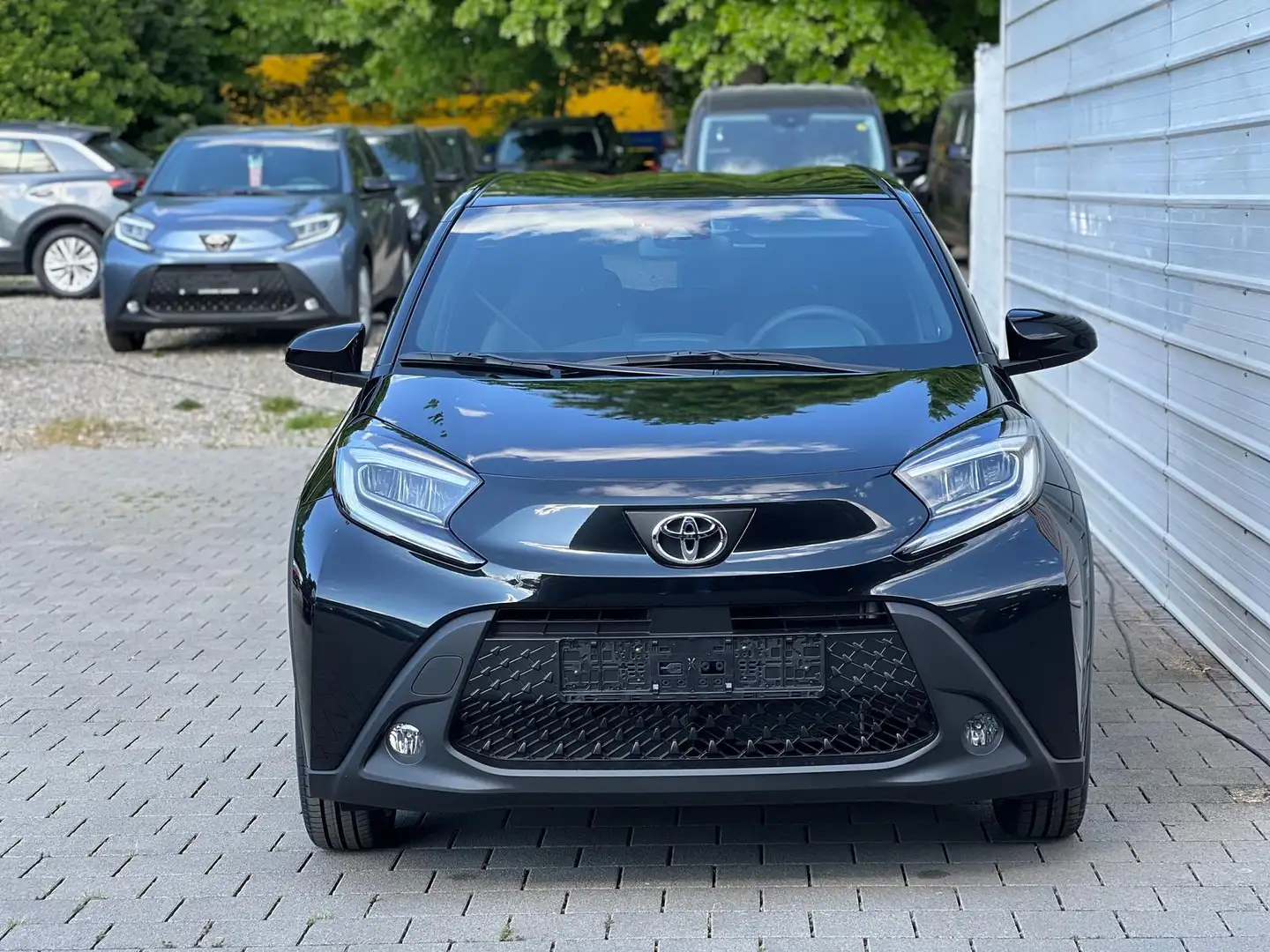 Toyota Aygo X Active 1.0L Android Auto*SHZ*Kamera*LED*KlimaAT... Schwarz - 1