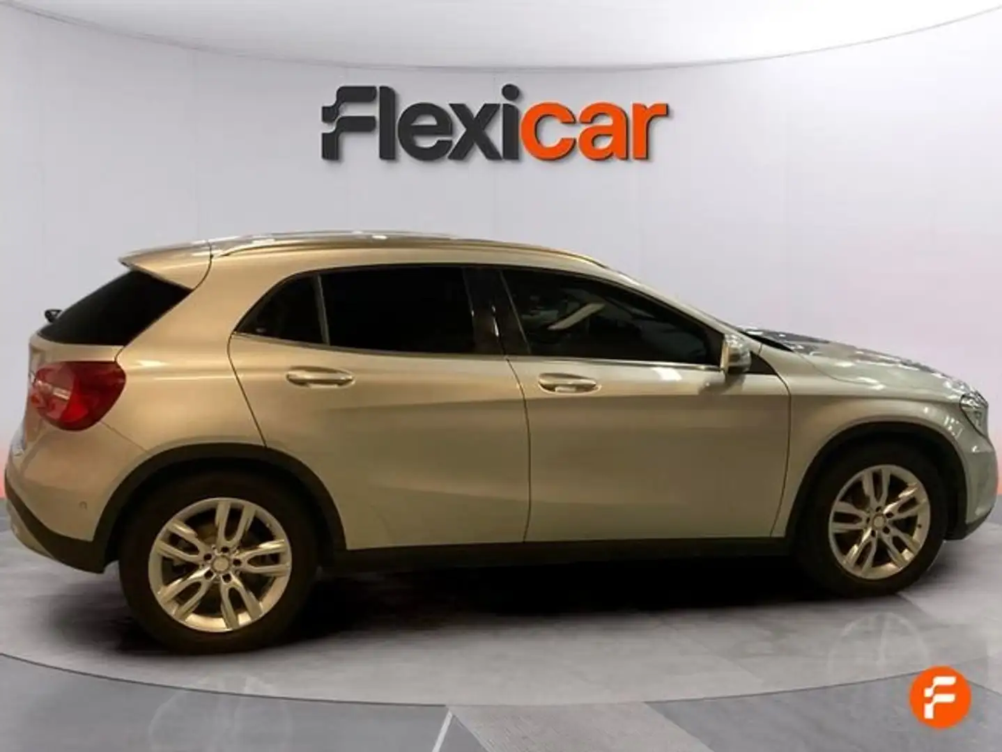 Mercedes-Benz GLA 200 200d Style Gris - 2