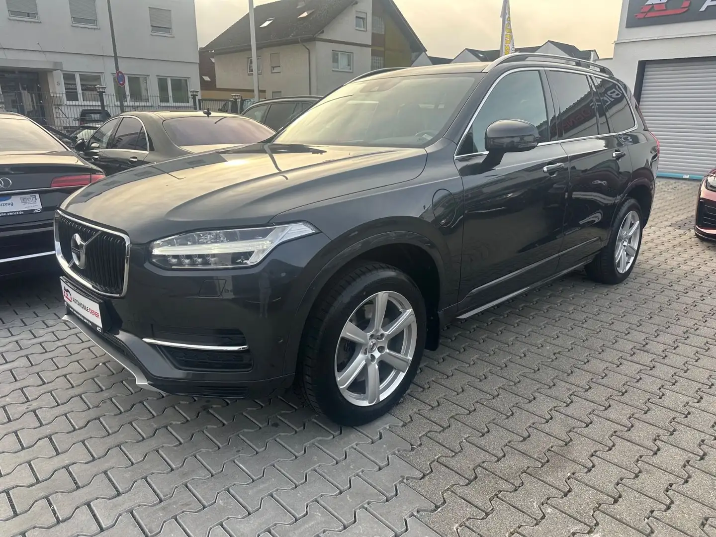 Volvo XC90 Momentum*AWD*7Sitz*LED*LEDER*PANO*NAVI*AHK Grijs - 1