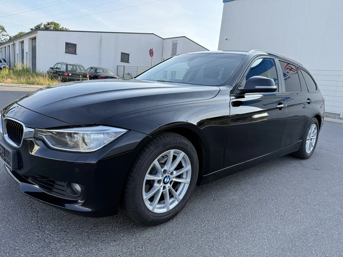 BMW 320 320 i Zwart - 1