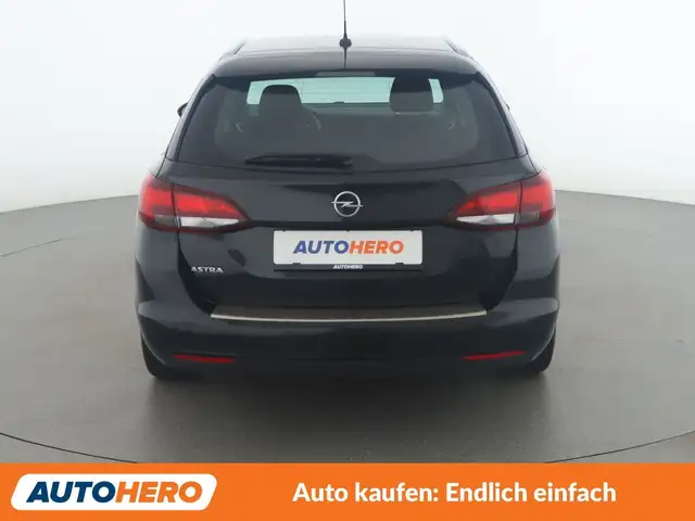 Opel Astra view 5