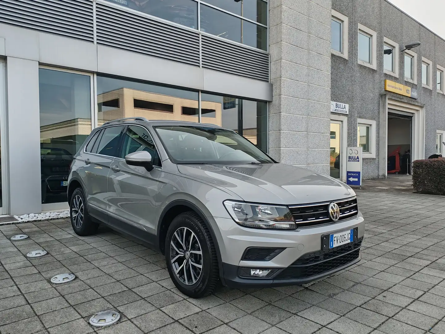 Volkswagen Tiguan 2.0 TDI 150cv SCR DSG 4MOTION CarPlay/AndroidAuto Gris - 2