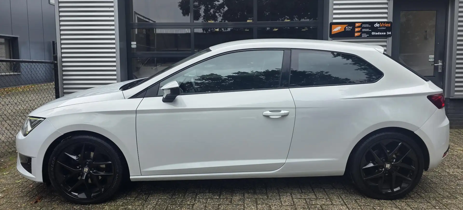 SEAT Leon SC 1.4 TSI FR **CLIMA-NAVI-PDC** Wit - 2