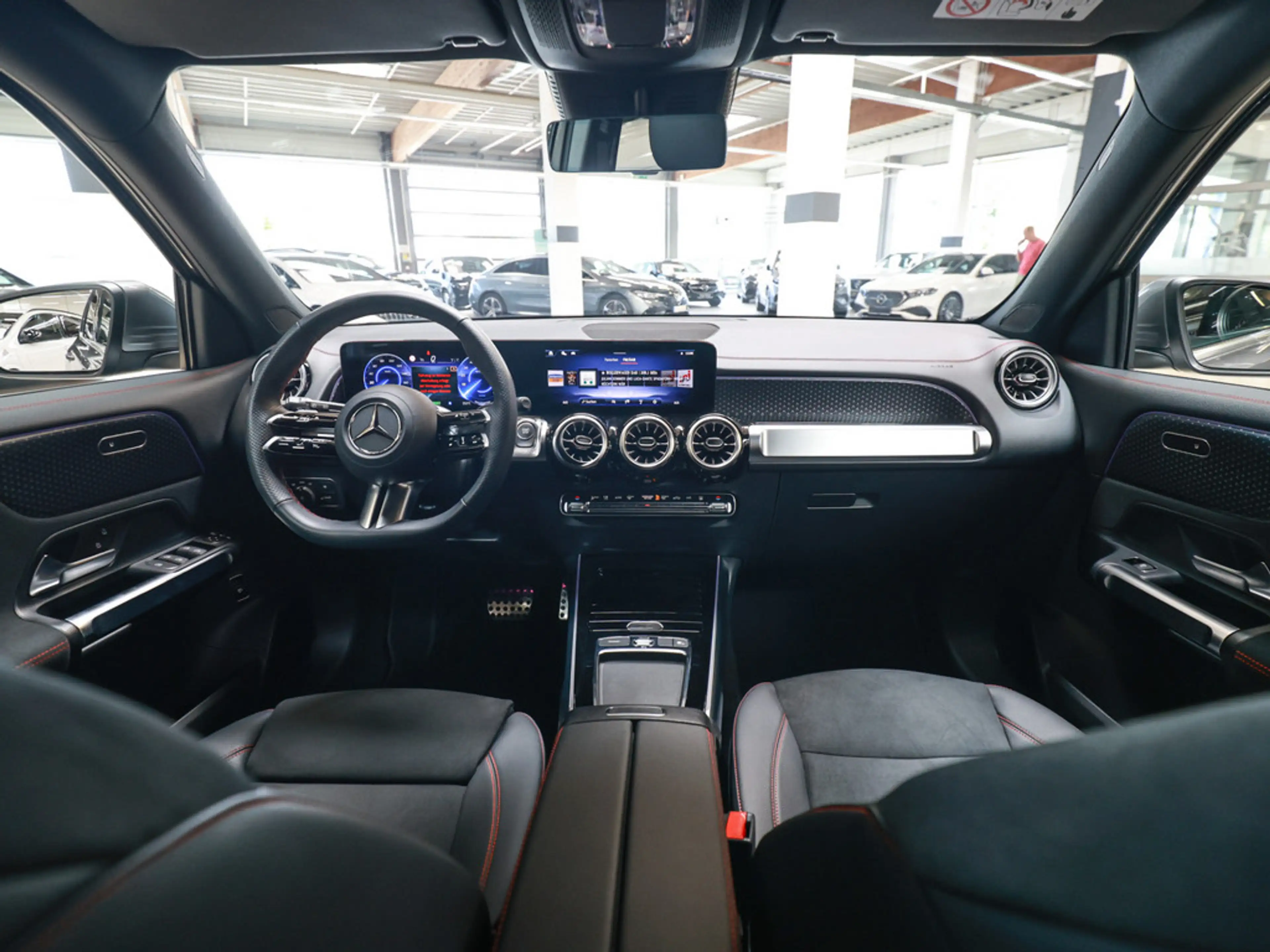 Mercedes-Benz EQB 250 + AMG Sport Advanced LED NAVI KAMERA — photo 12