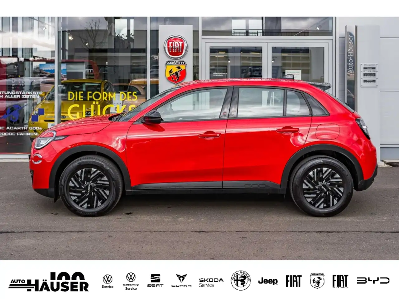 Fiat 600 RED 54 kWh TEMPOMAT LED APPLE ANDROID 3