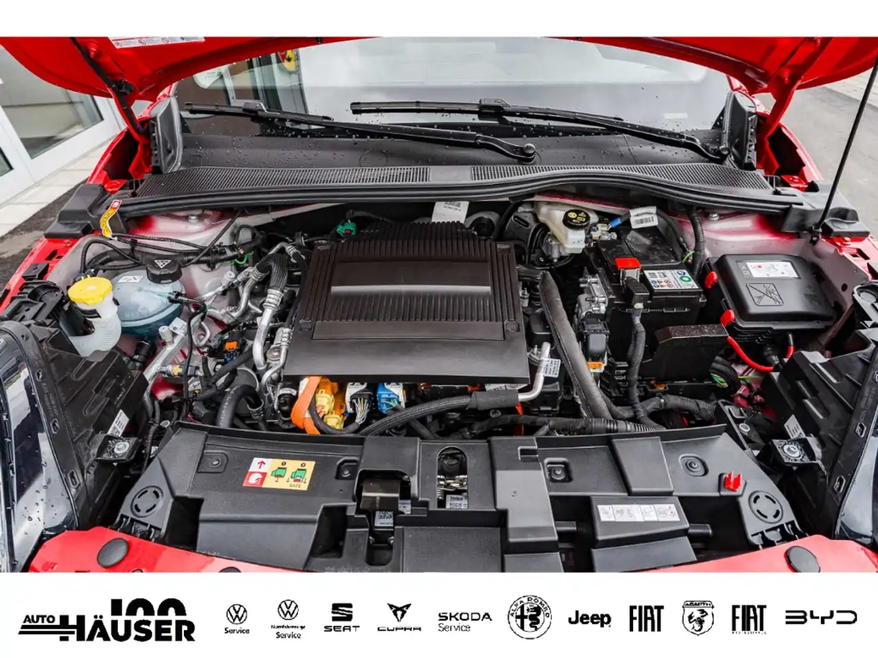 Fiat 600 RED 54 kWh TEMPOMAT LED APPLE ANDROID 25
