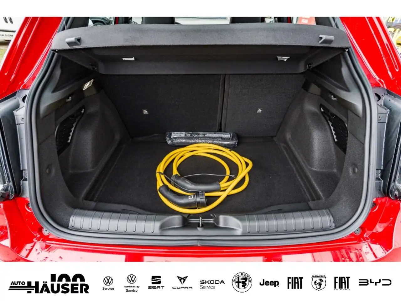 Fiat 600 RED 54 kWh TEMPOMAT LED APPLE ANDROID 9