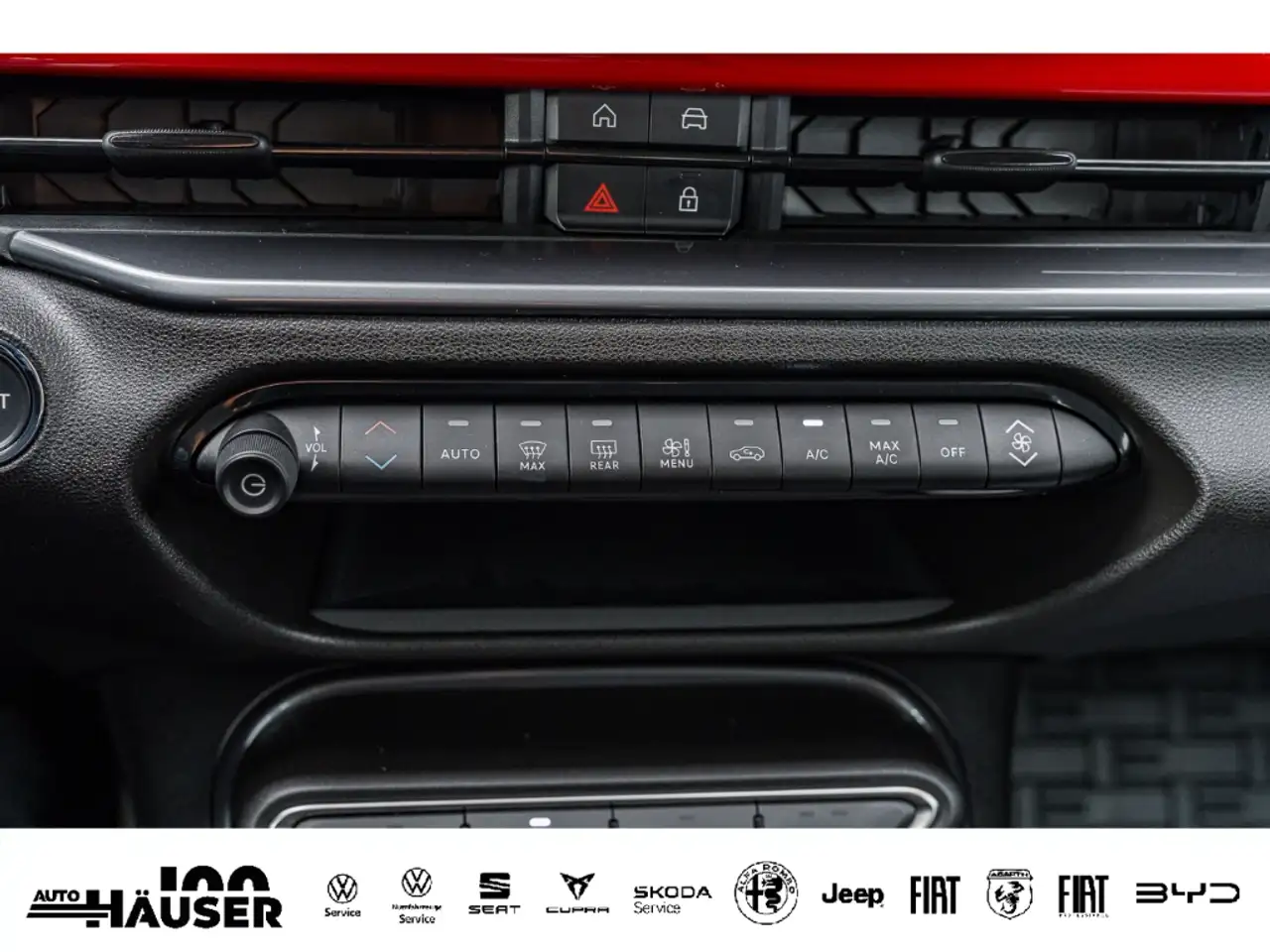 Fiat 600 RED 54 kWh TEMPOMAT LED APPLE ANDROID 21