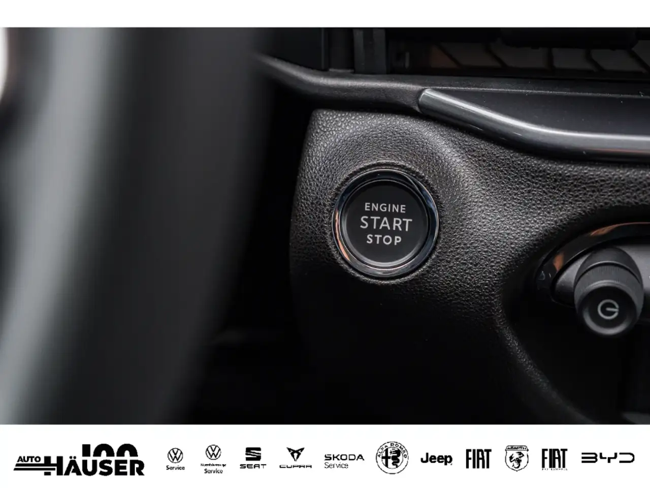 Fiat 600 RED 54 kWh TEMPOMAT LED APPLE ANDROID 22