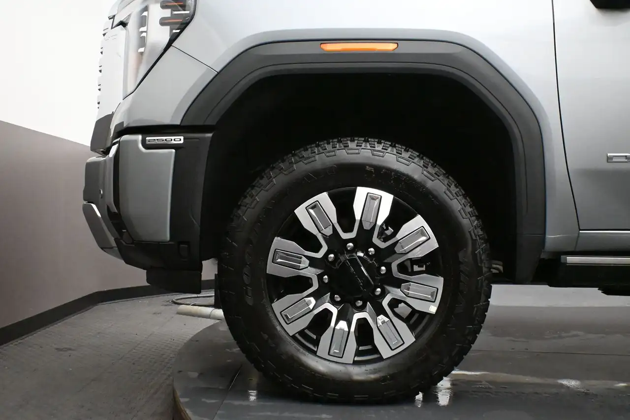 GMC Sierra 2500HD снимка GMC Sierra 2500HD