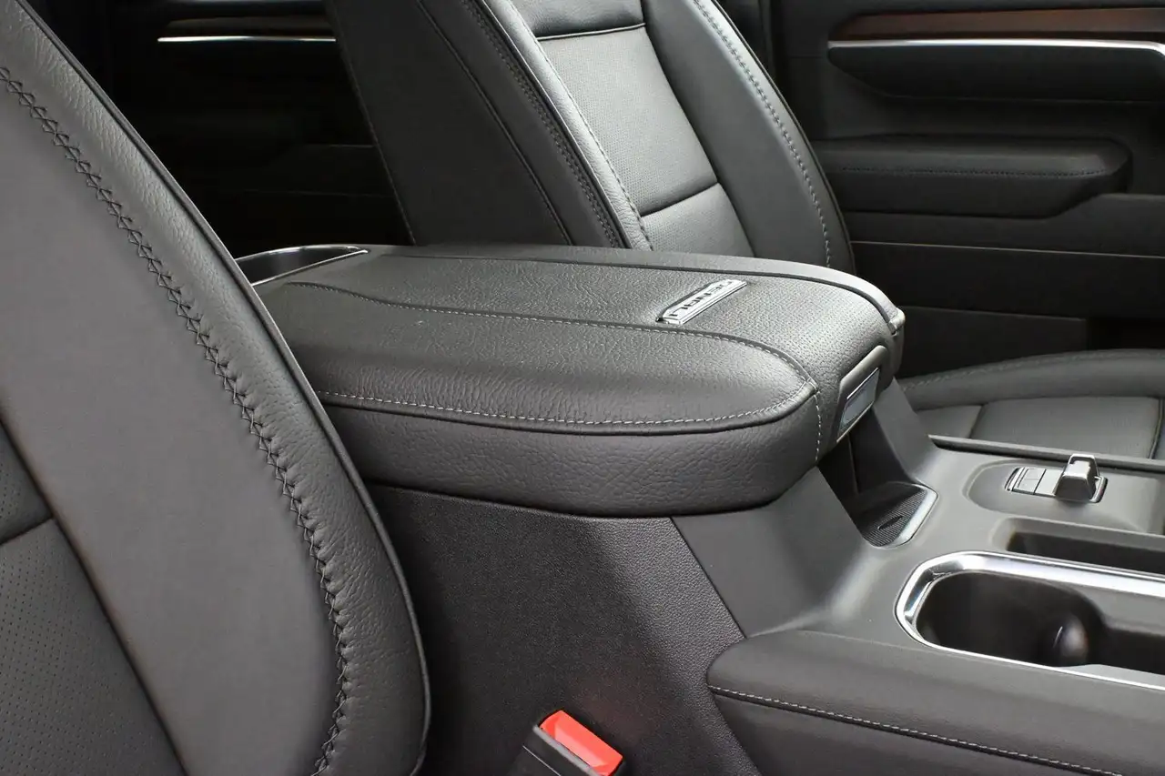 GMC Sierra 2500HD снимка GMC Sierra 2500HD