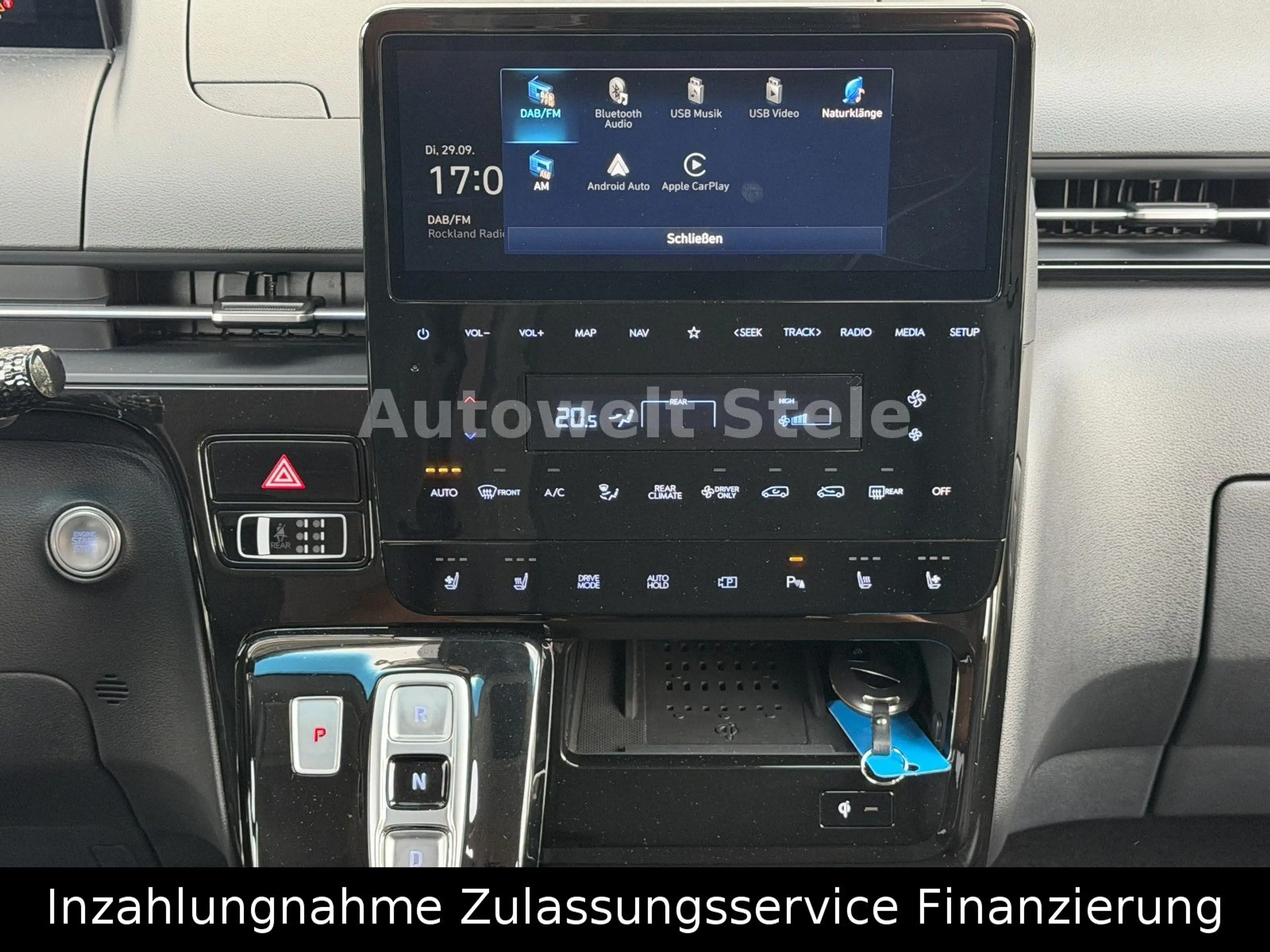 Hyundai STARIA Prime Hybrid 2WD Voll Navi Leder Kamera — photo 15