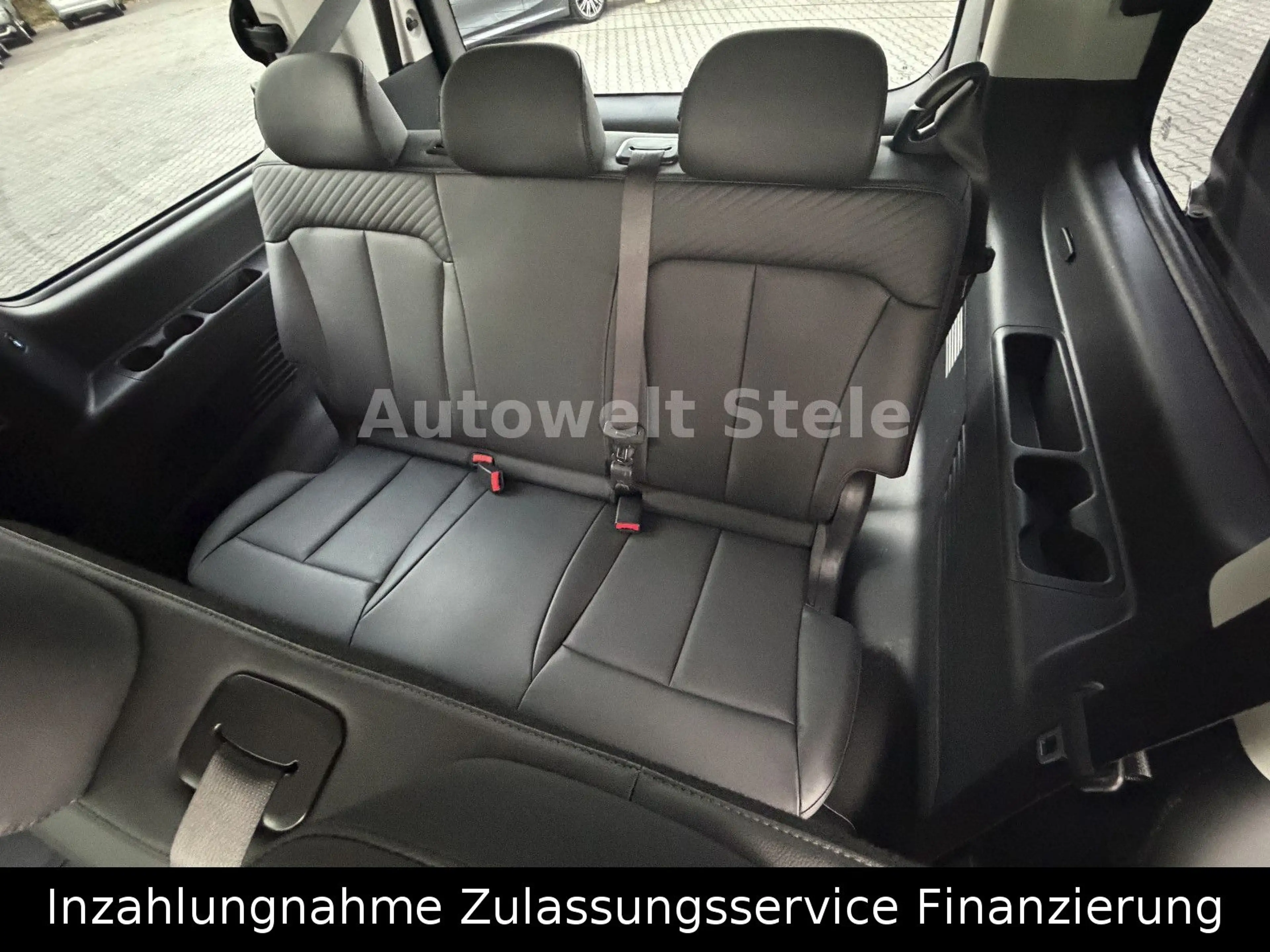 Hyundai STARIA Prime Hybrid 2WD Voll Navi Leder Kamera — photo 8