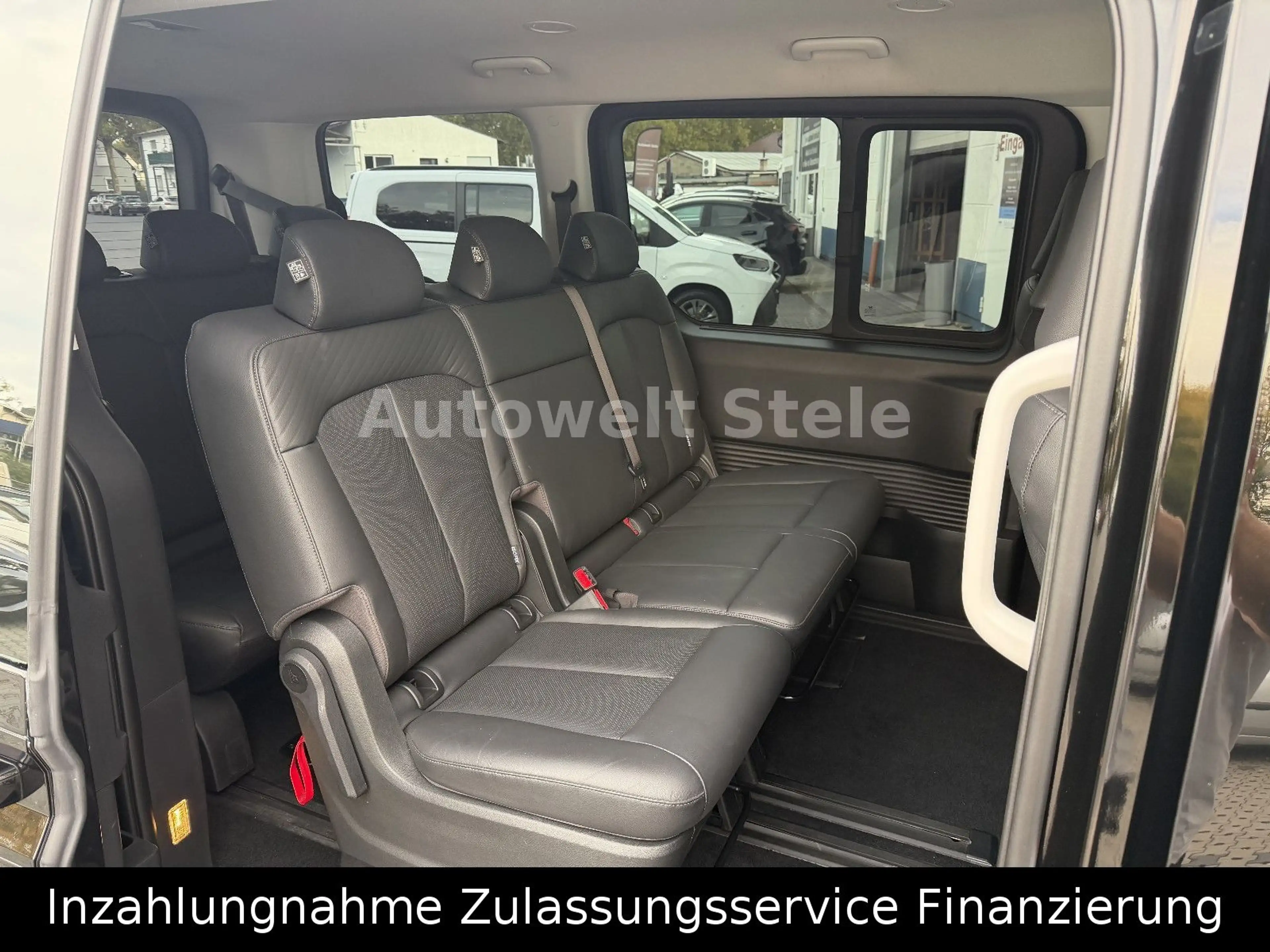 Hyundai STARIA Prime Hybrid 2WD Voll Navi Leder Kamera — photo 11