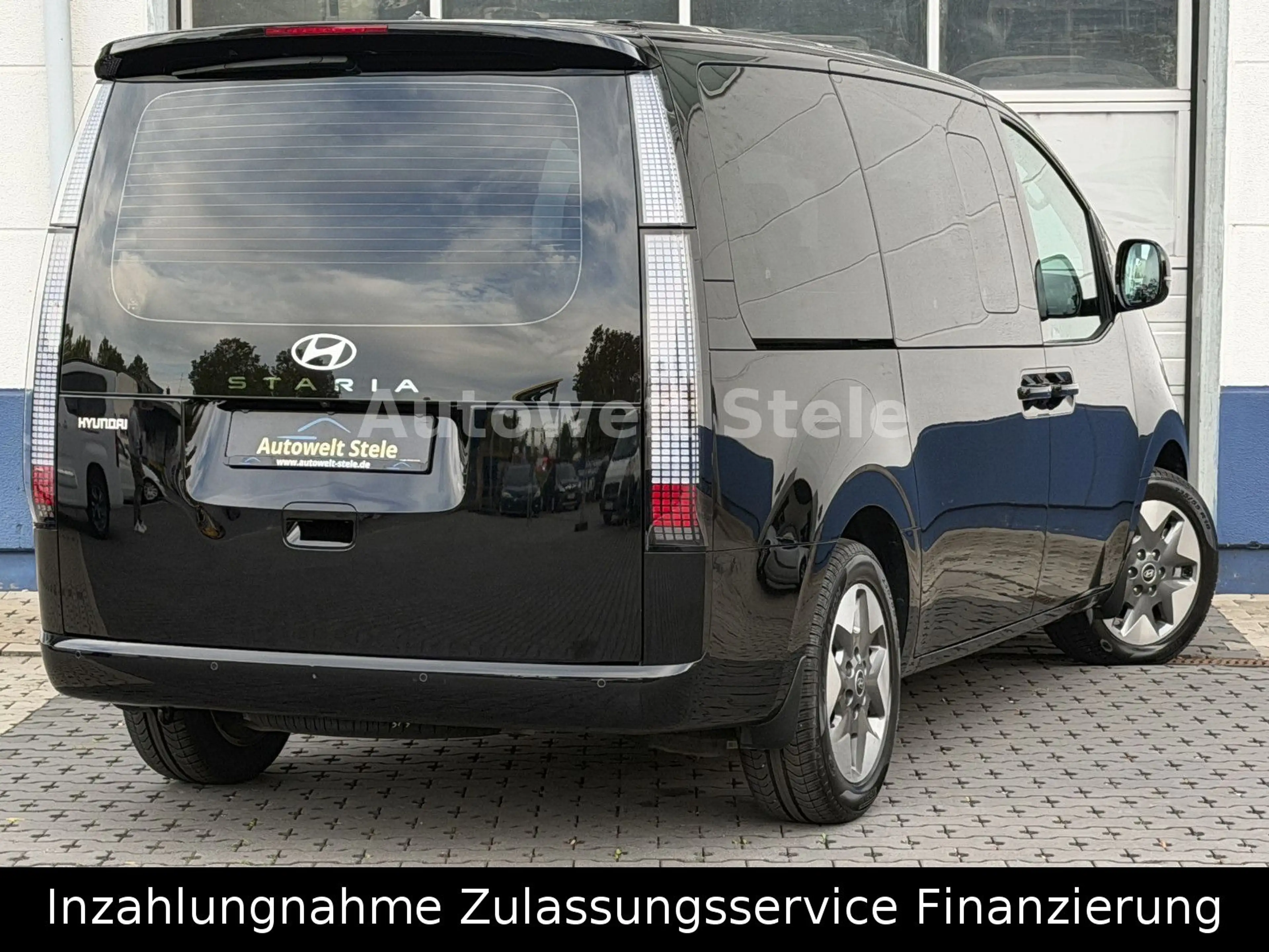 Hyundai STARIA Prime Hybrid 2WD Voll Navi Leder Kamera — photo 4