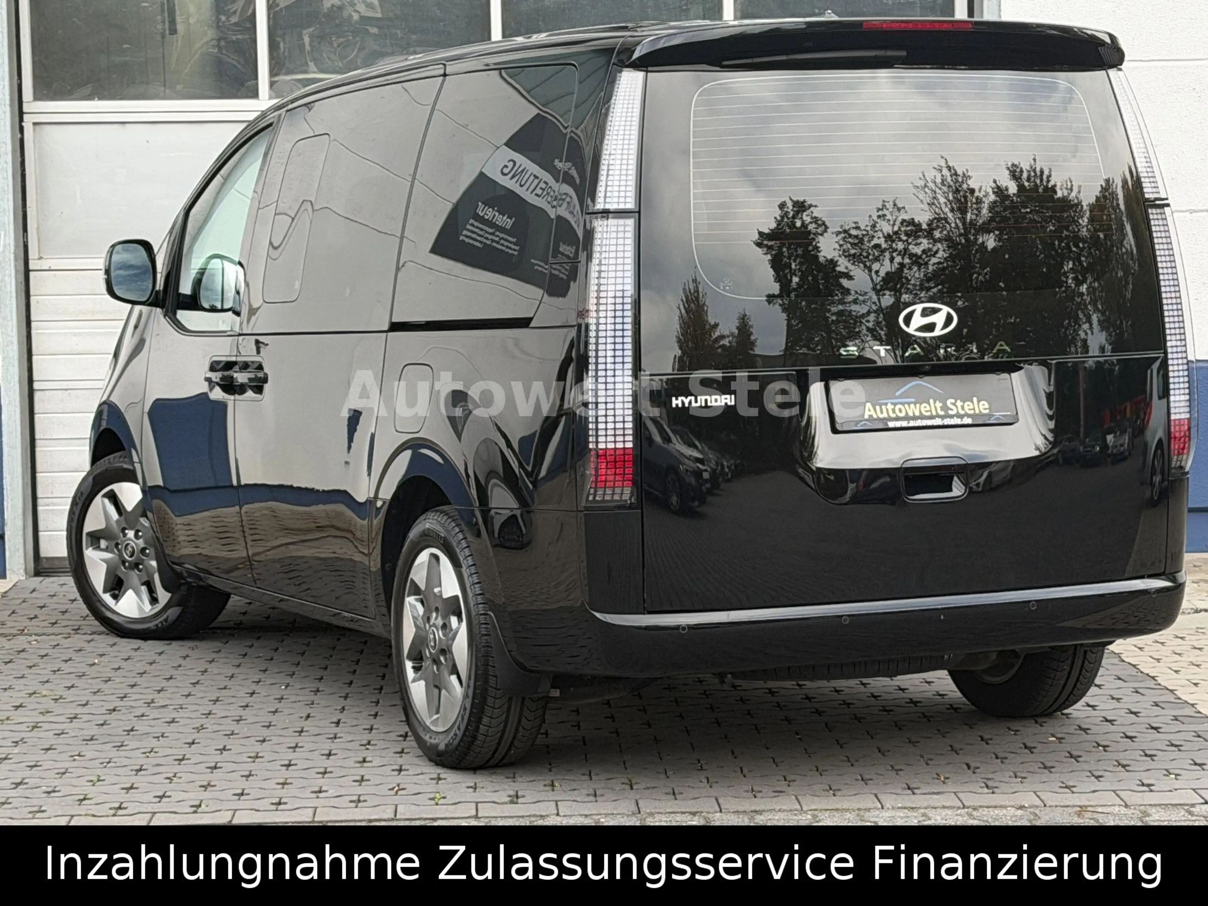 Hyundai STARIA Prime Hybrid 2WD Voll Navi Leder Kamera — photo 3