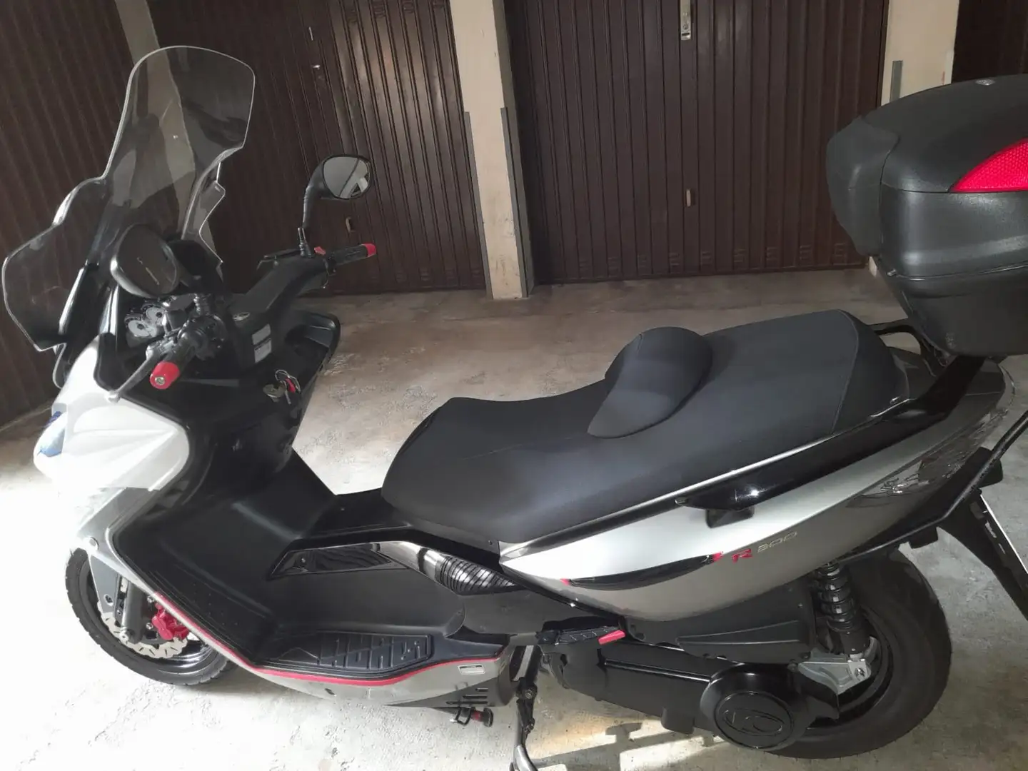 Kymco Xciting 300i 300R Gris - 1