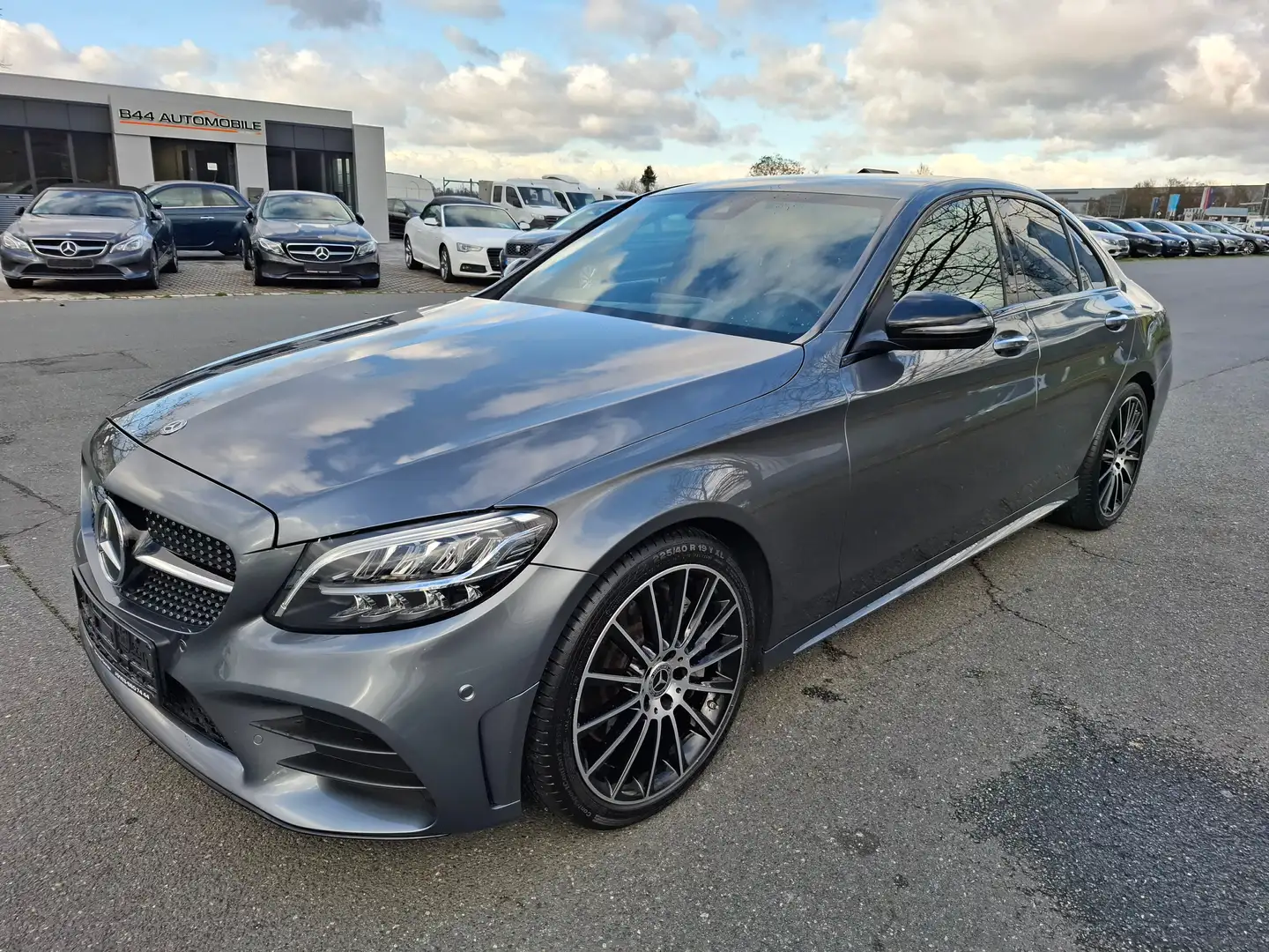 Mercedes-Benz C 300 C 300 AMG-Line*NightP*Keyless*Ambiente*COMAND*LED* Gris - 1