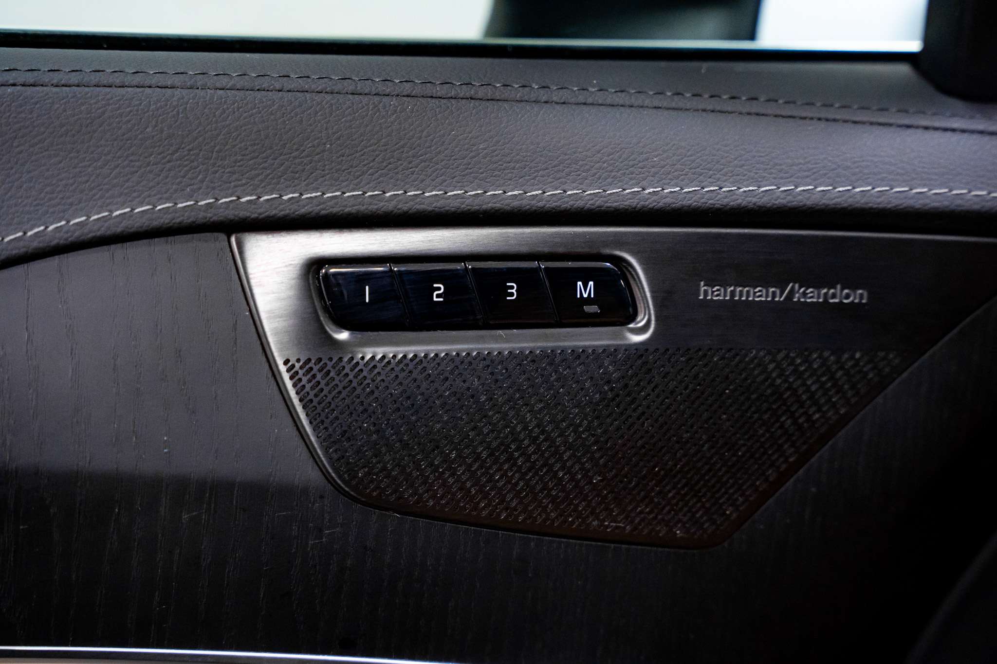 2024 Volvo XC90 B6 AWD ULTIMATE 7PASSAGERS CUIR CRUISE ADAPTATIF thumb 18