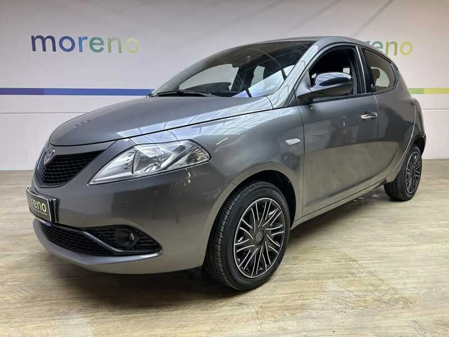 Lancia Ypsilon 1.0 firefly hybrid Gold s&s 70 CV Grau - 1