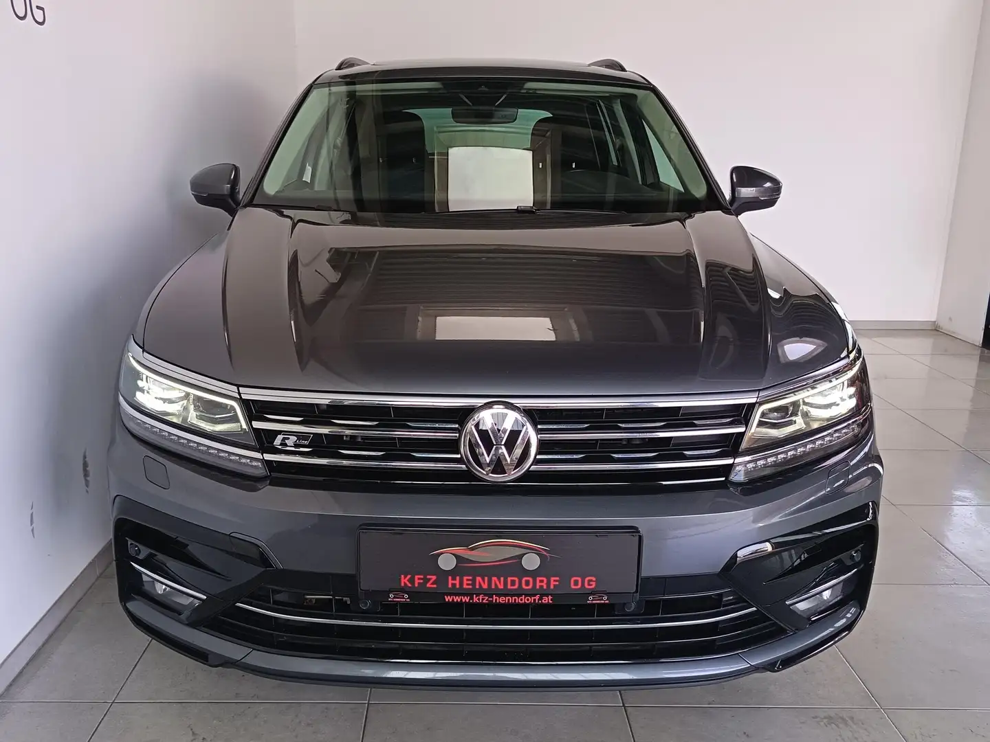 Volkswagen Tiguan R-Line DSG Grau - 2