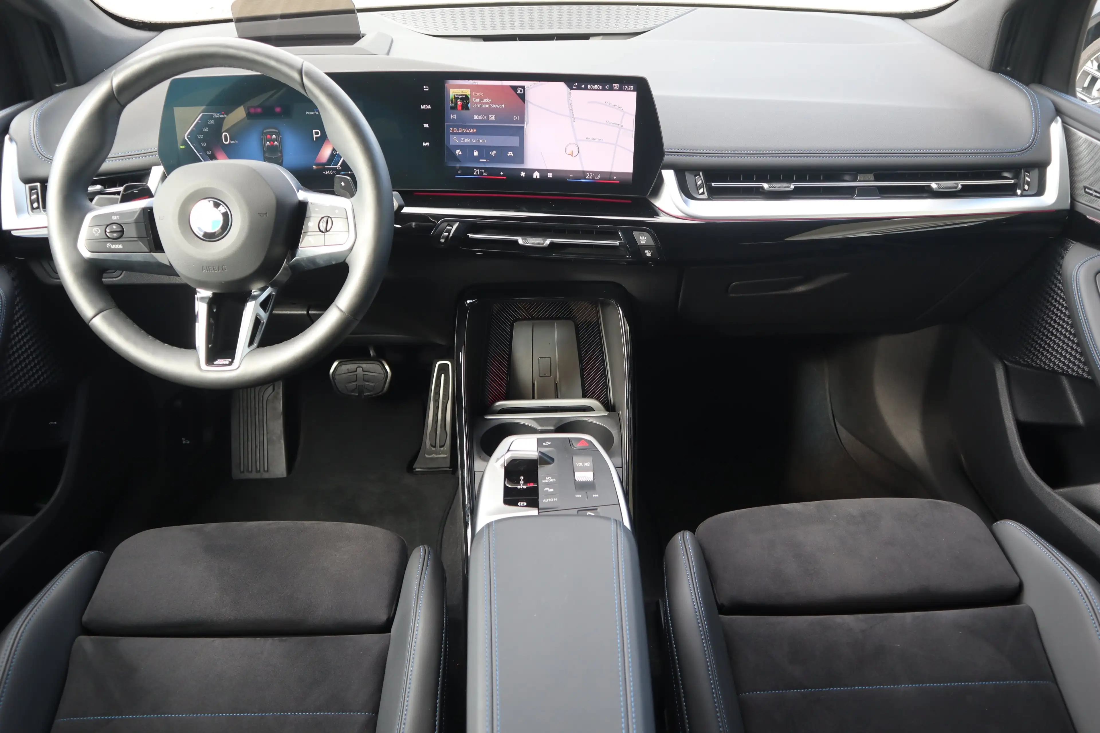 BMW 223 i xDrive Active Tourer — photo 7