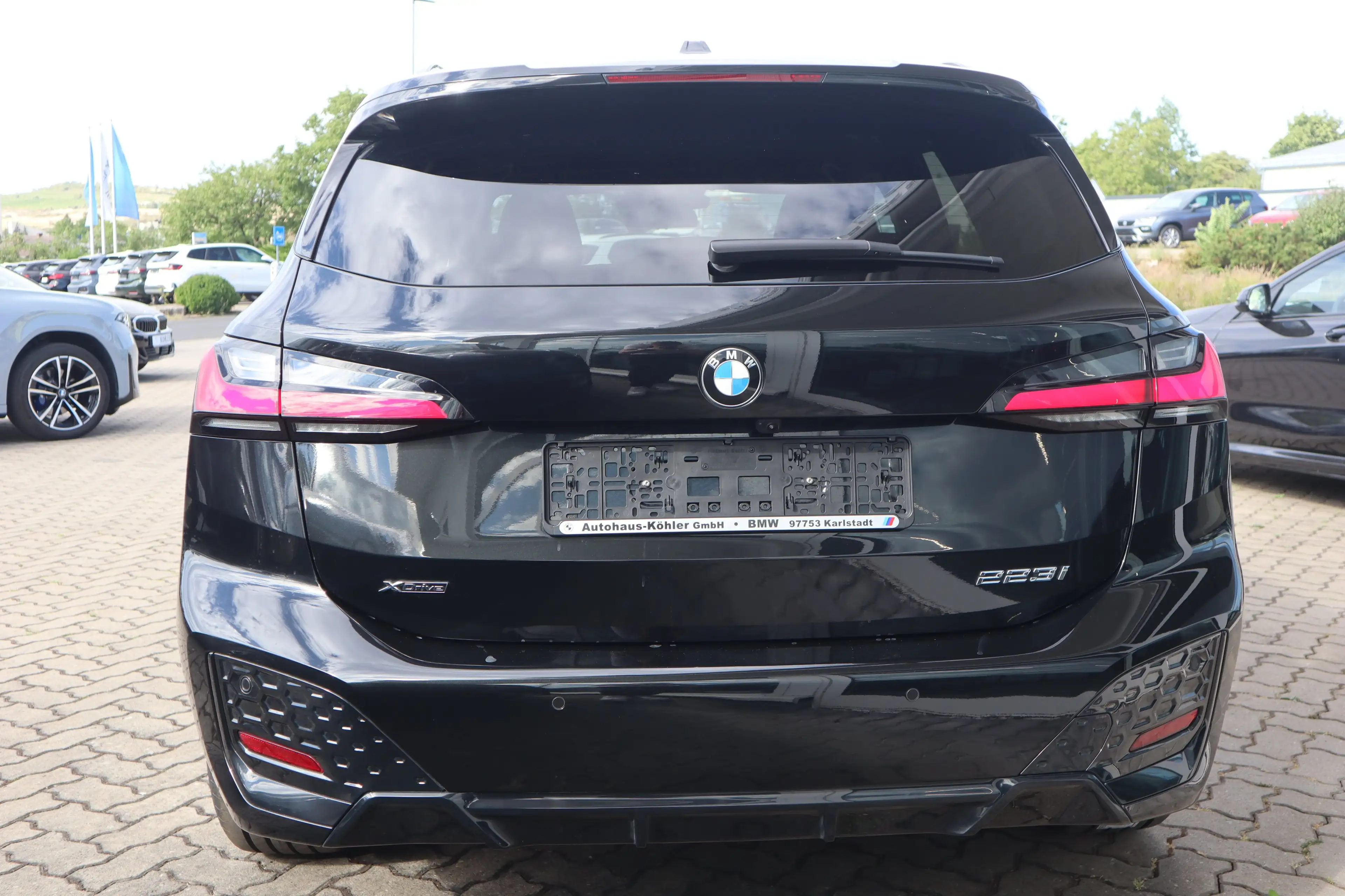 BMW 223 i xDrive Active Tourer — photo 4
