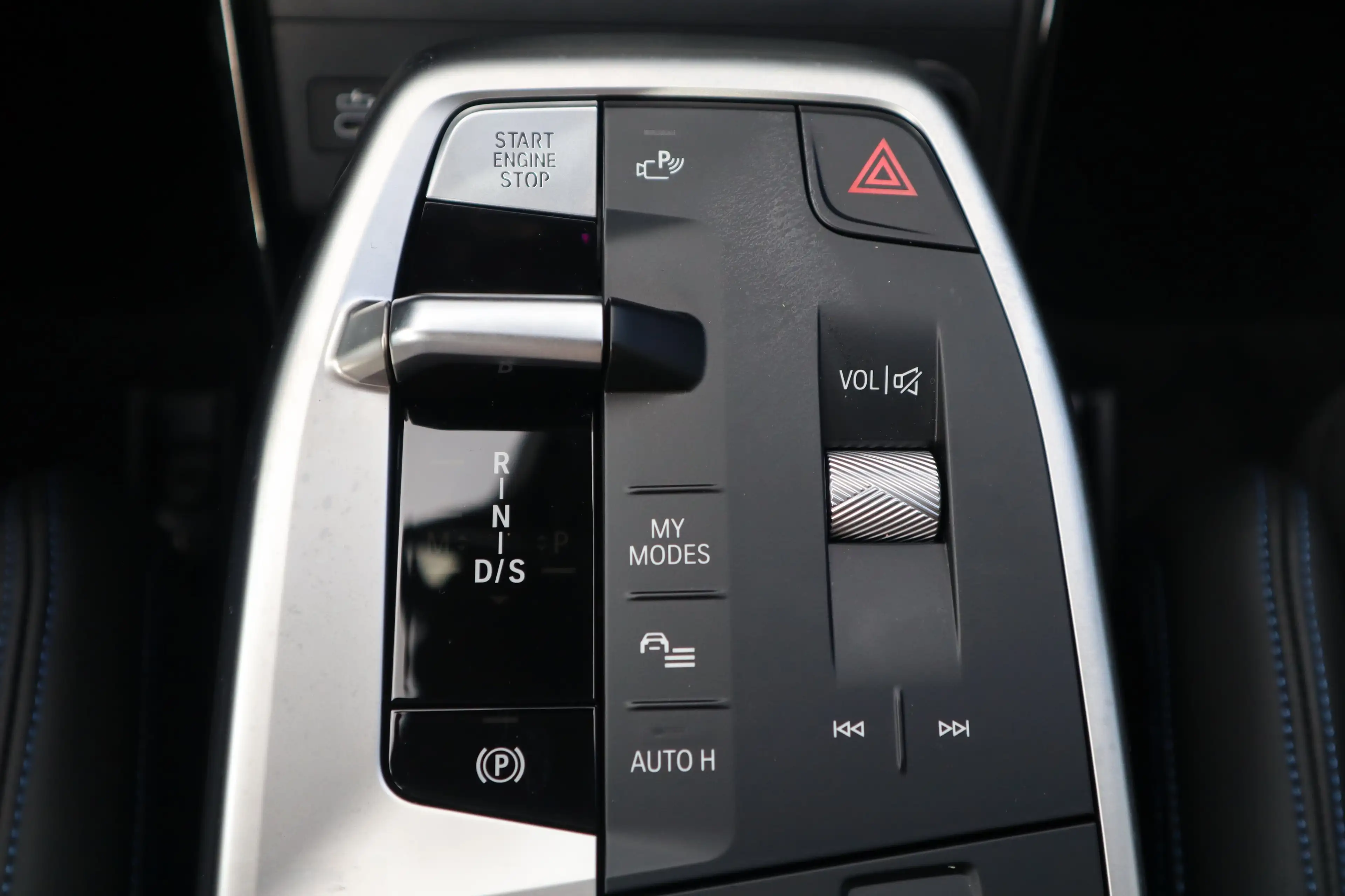 BMW 223 i xDrive Active Tourer — photo 8