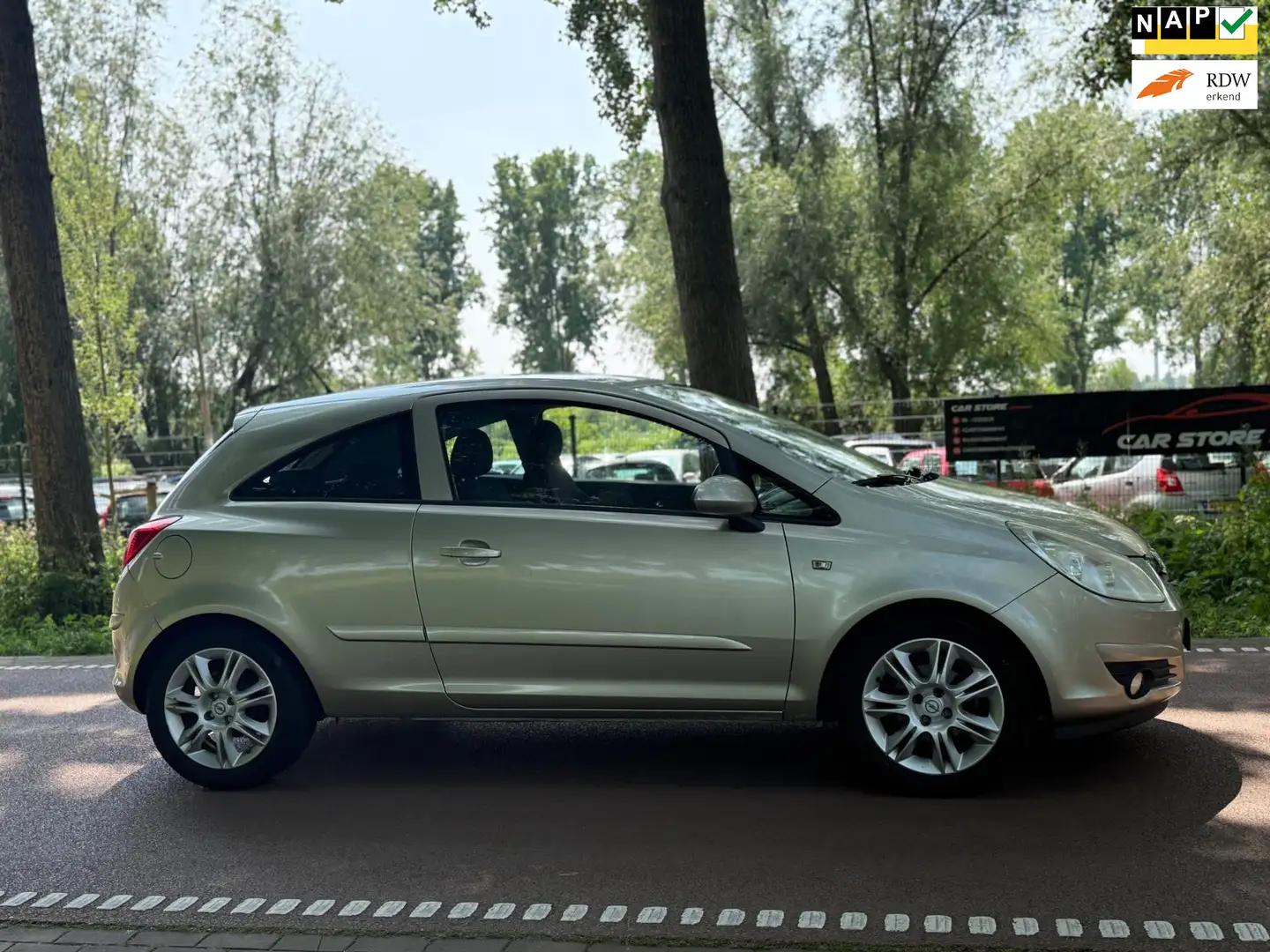 Opel Corsa 1.2-16V Enjoy AIRCO!APK2026!KOOPJE! Beige - 1