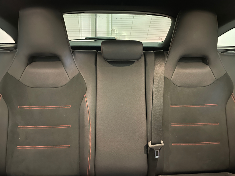 Mercedes-Benz CLA 180 CLA 180 AMG Line — photo 9