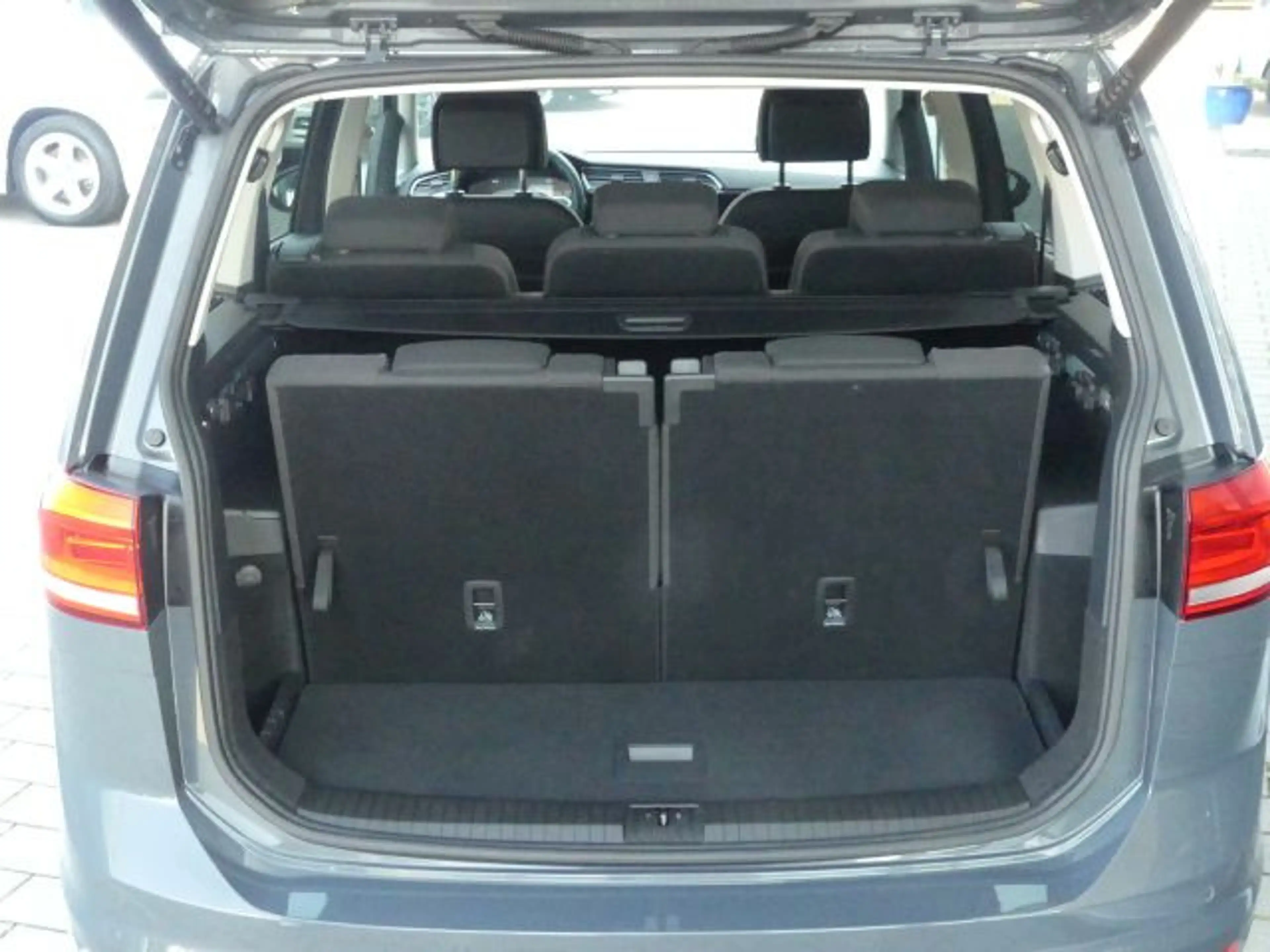 Volkswagen Touran 2.0 TDI Comf.line°ACC°AHK°Rfcam°Winterpak — photo 6